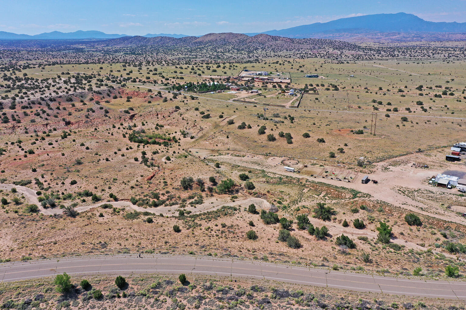 L 3 B 5 E Frontage Rd