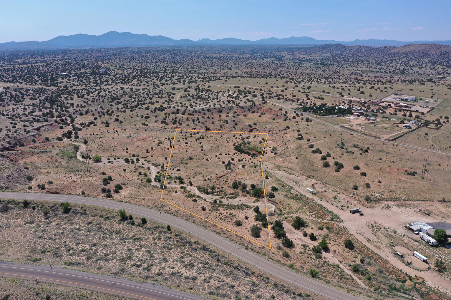 L 3 B 5 E Frontage Rd