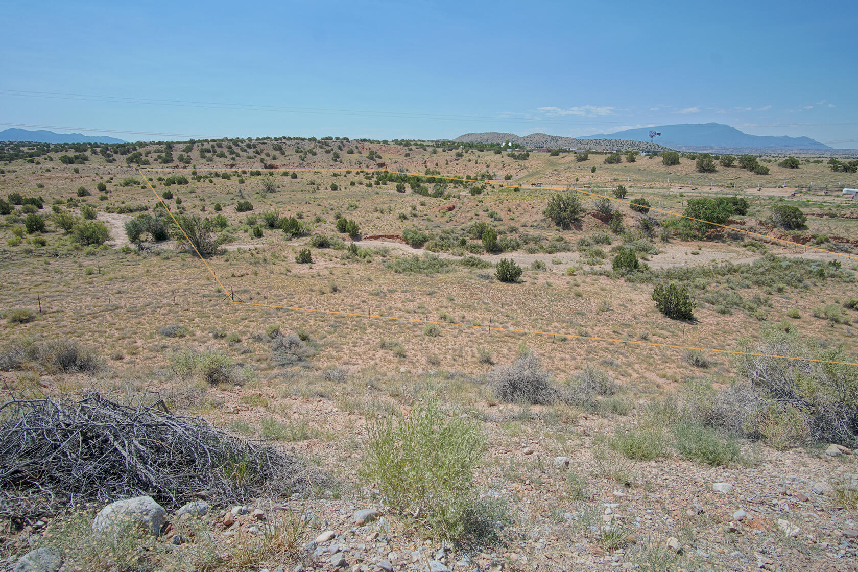 L 3 B 5 E Frontage Rd