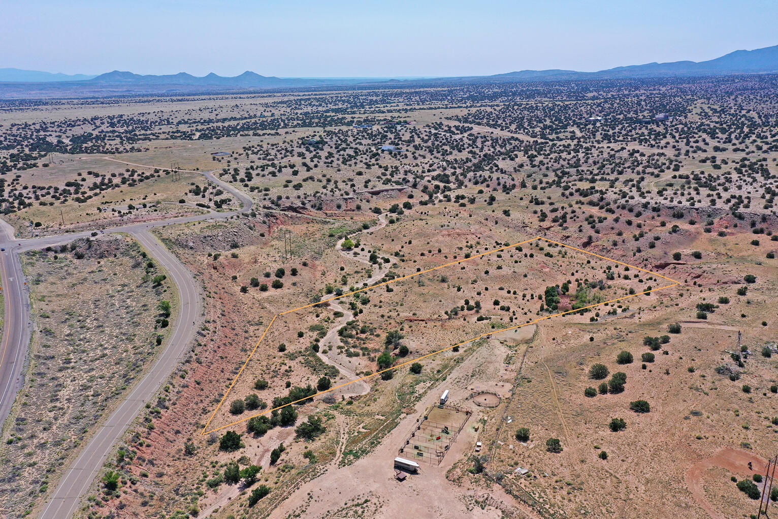L 3 B 5 E Frontage Rd