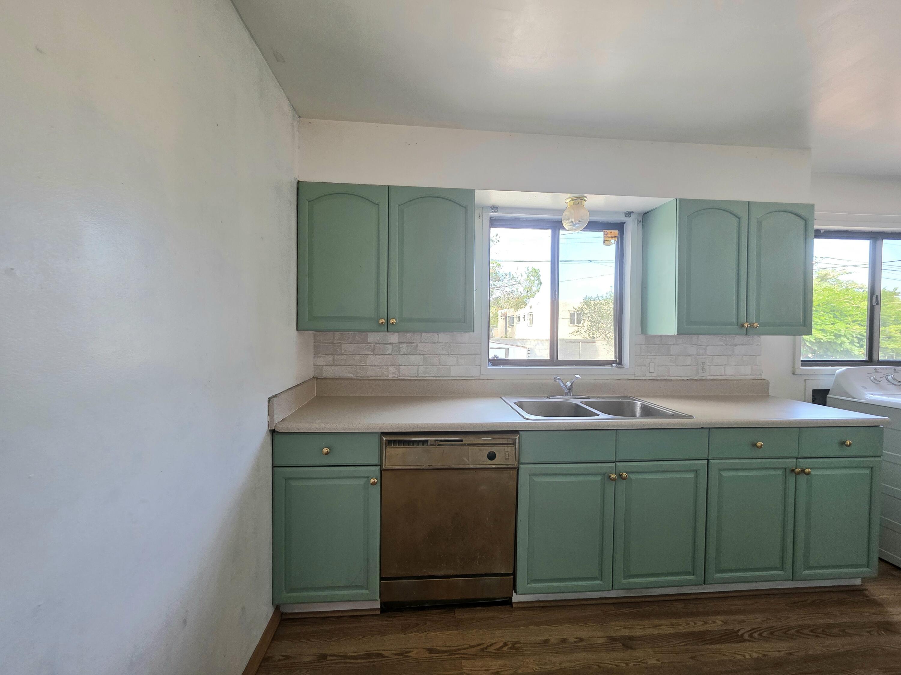 6208 ZIMMERMAN Avenue NE