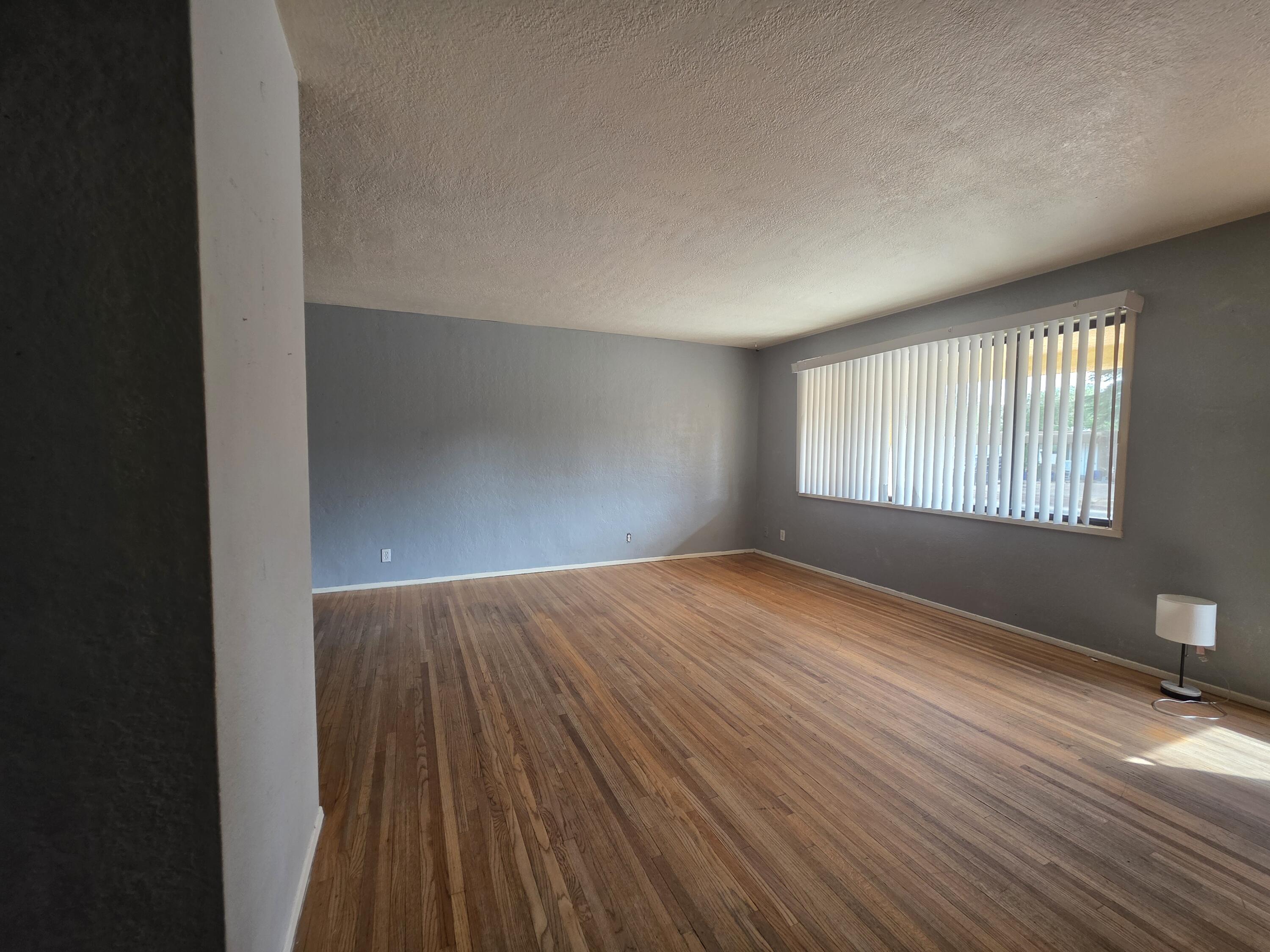 6208 ZIMMERMAN Avenue NE