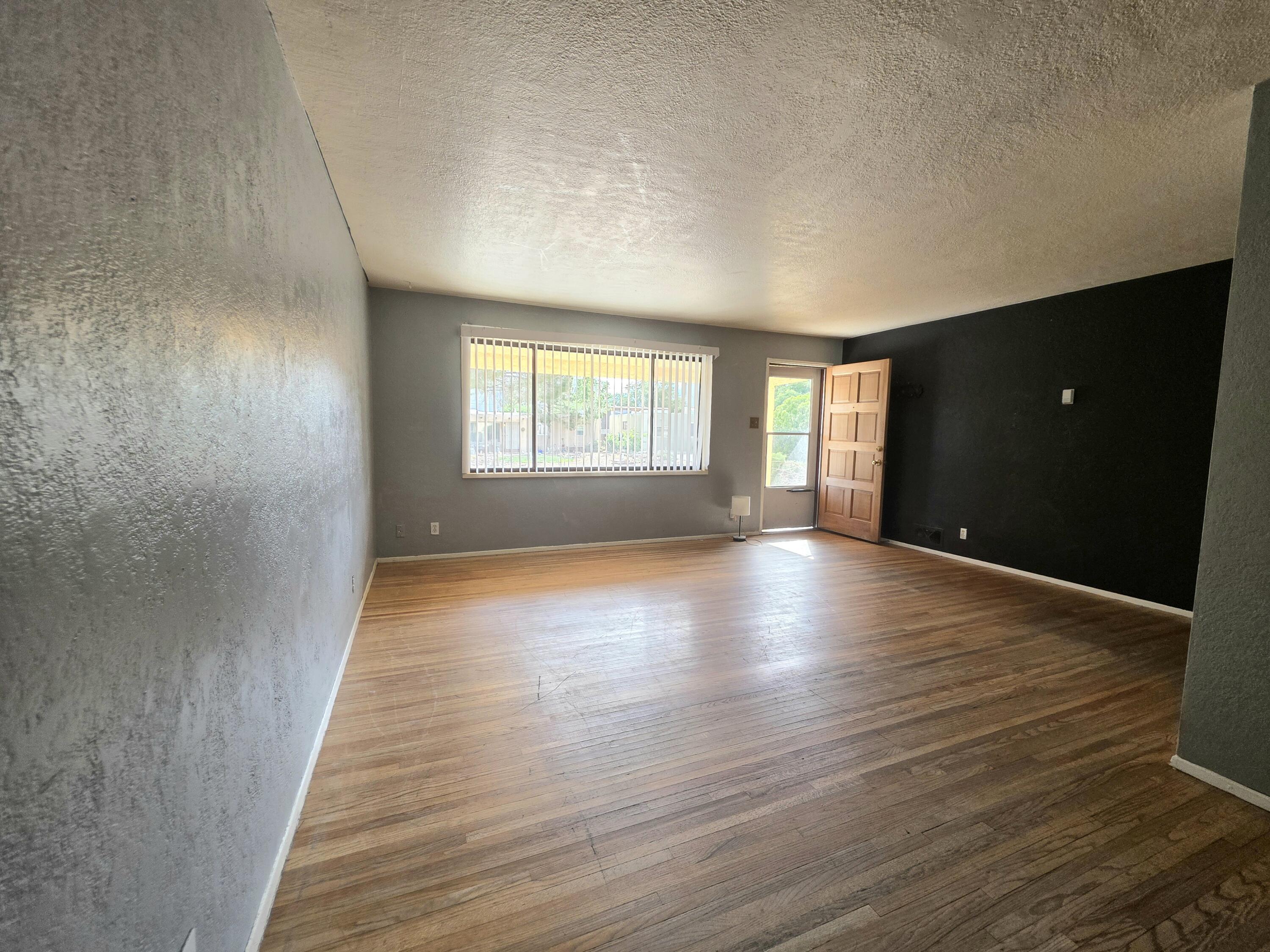 6208 ZIMMERMAN Avenue NE