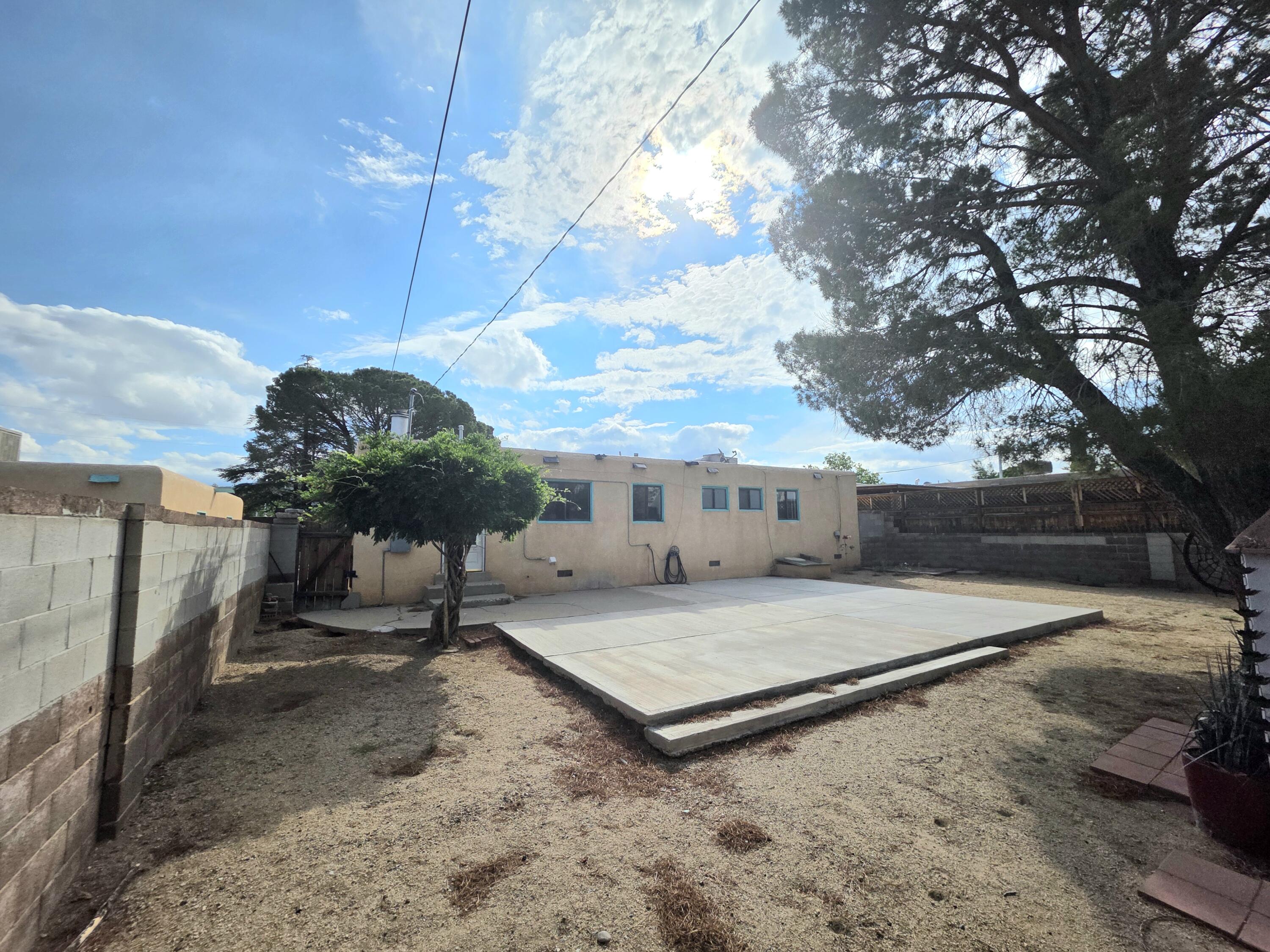 6208 ZIMMERMAN Avenue NE