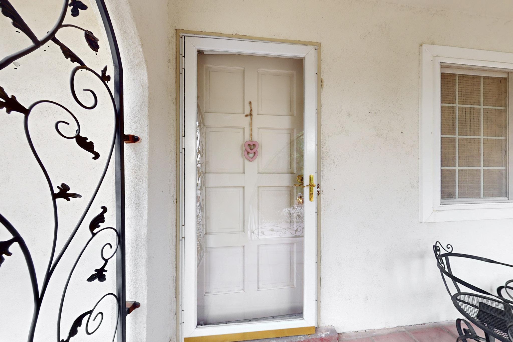 402 CABEZA NEGRA Drive SE
