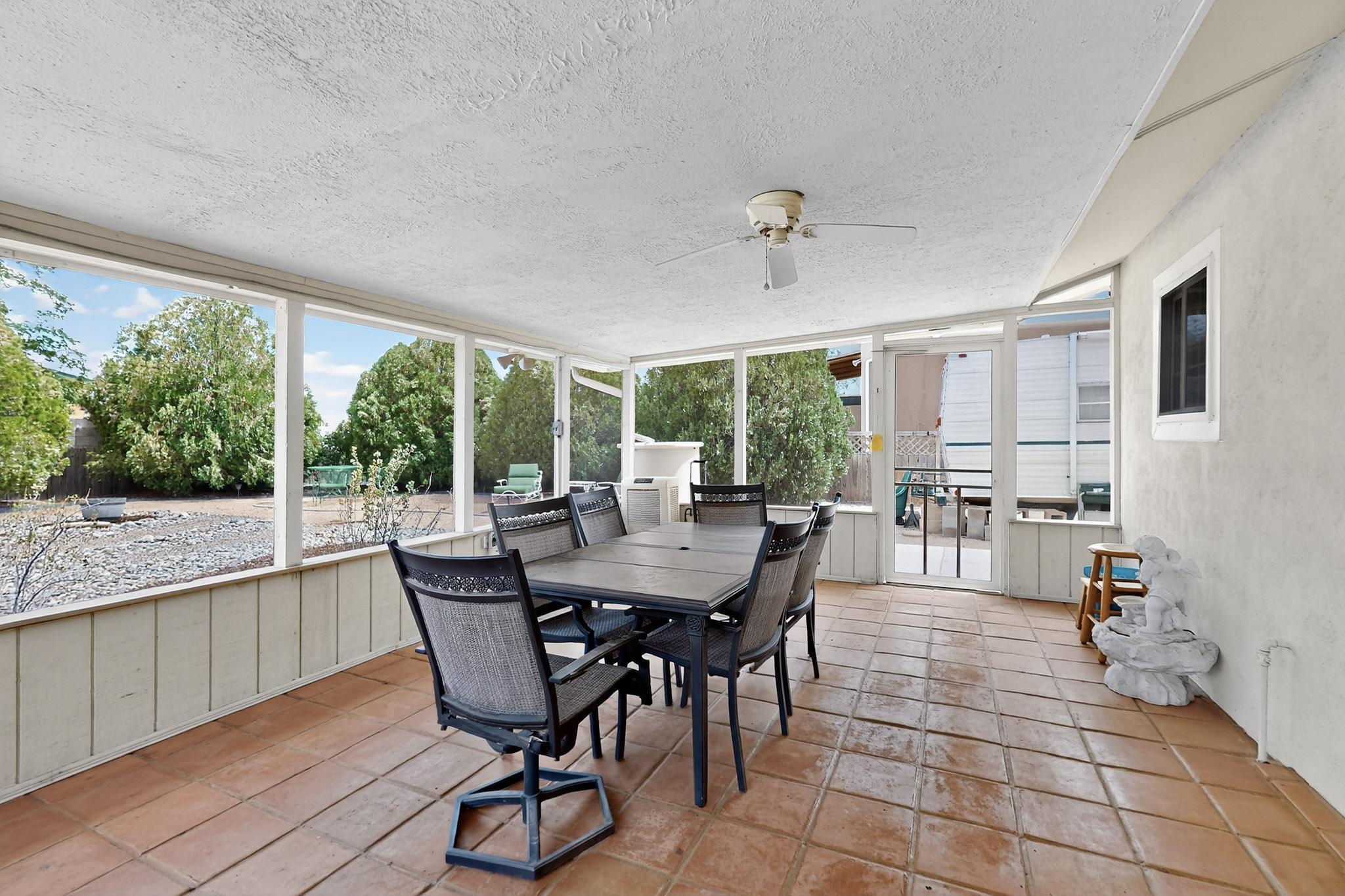 402 CABEZA NEGRA Drive SE