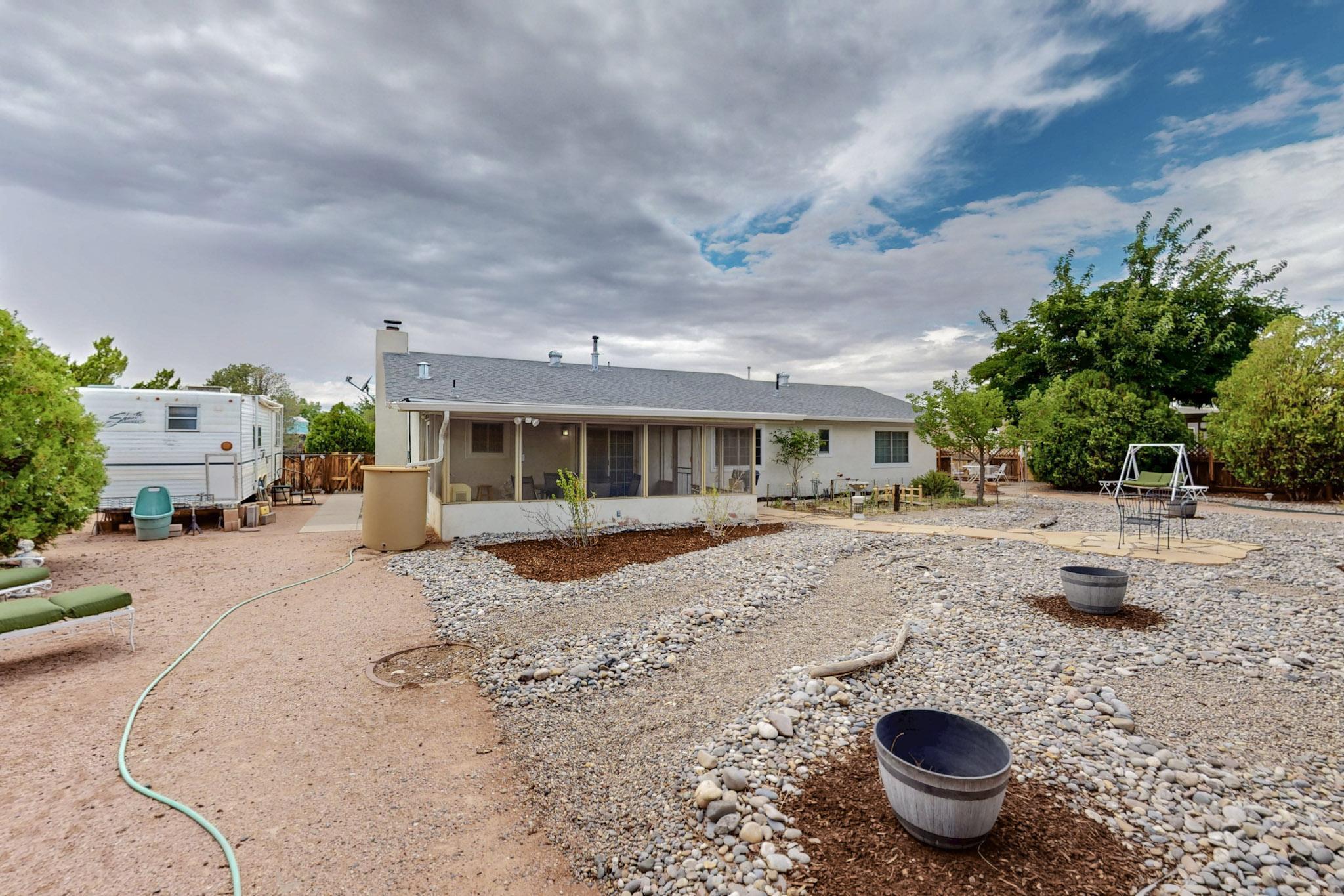 402 CABEZA NEGRA Drive SE