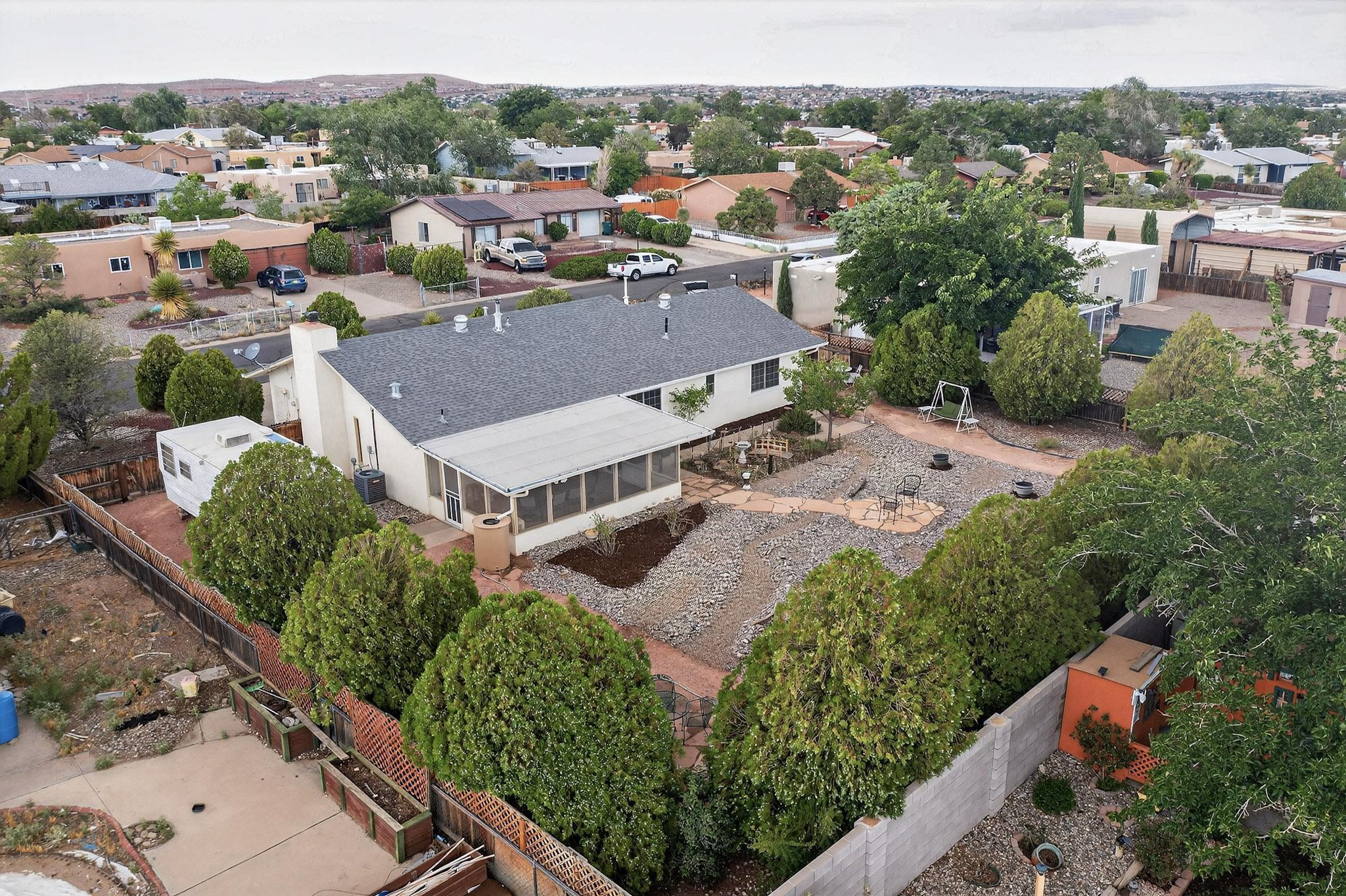 402 CABEZA NEGRA Drive SE
