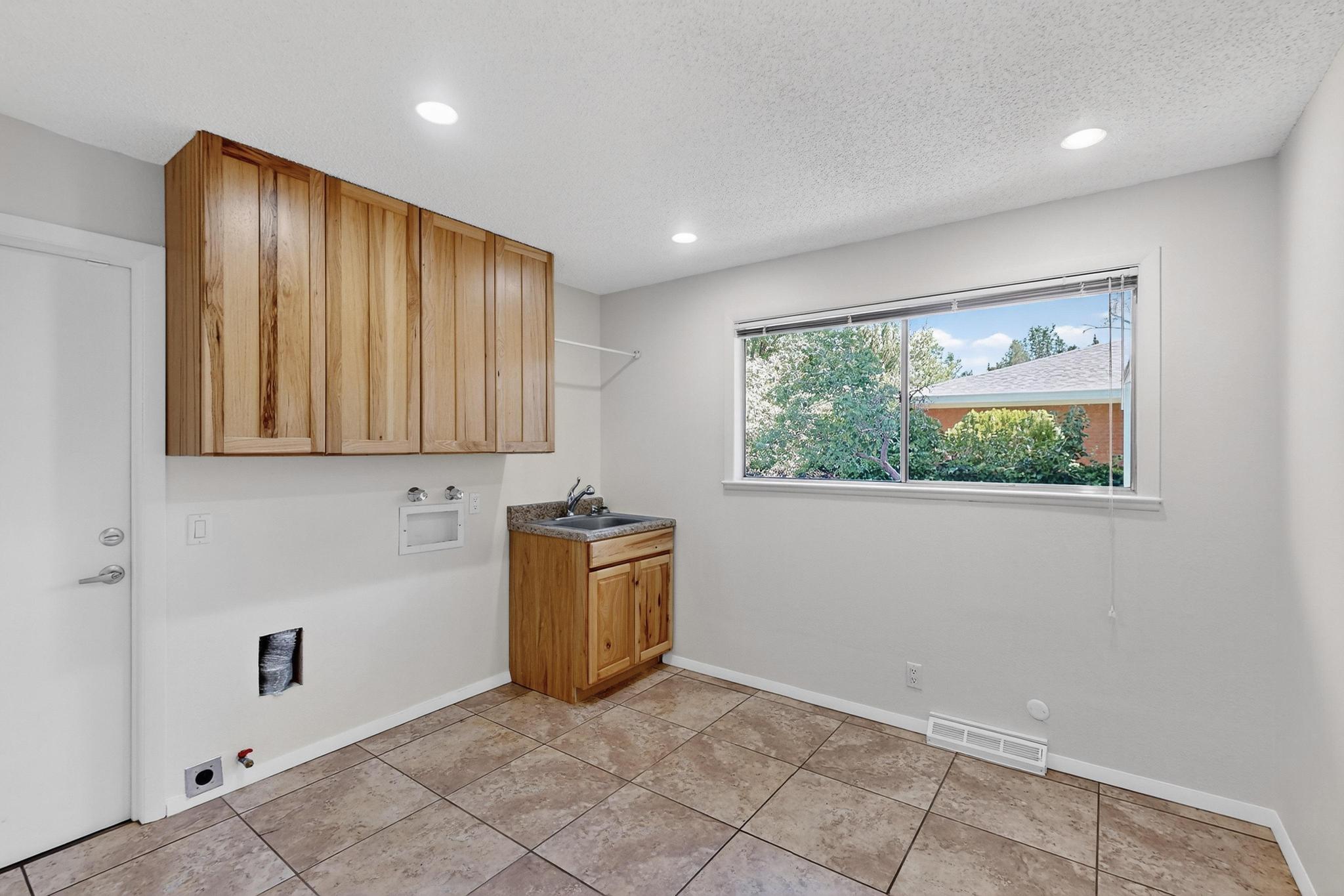 3208 Texas Street NE