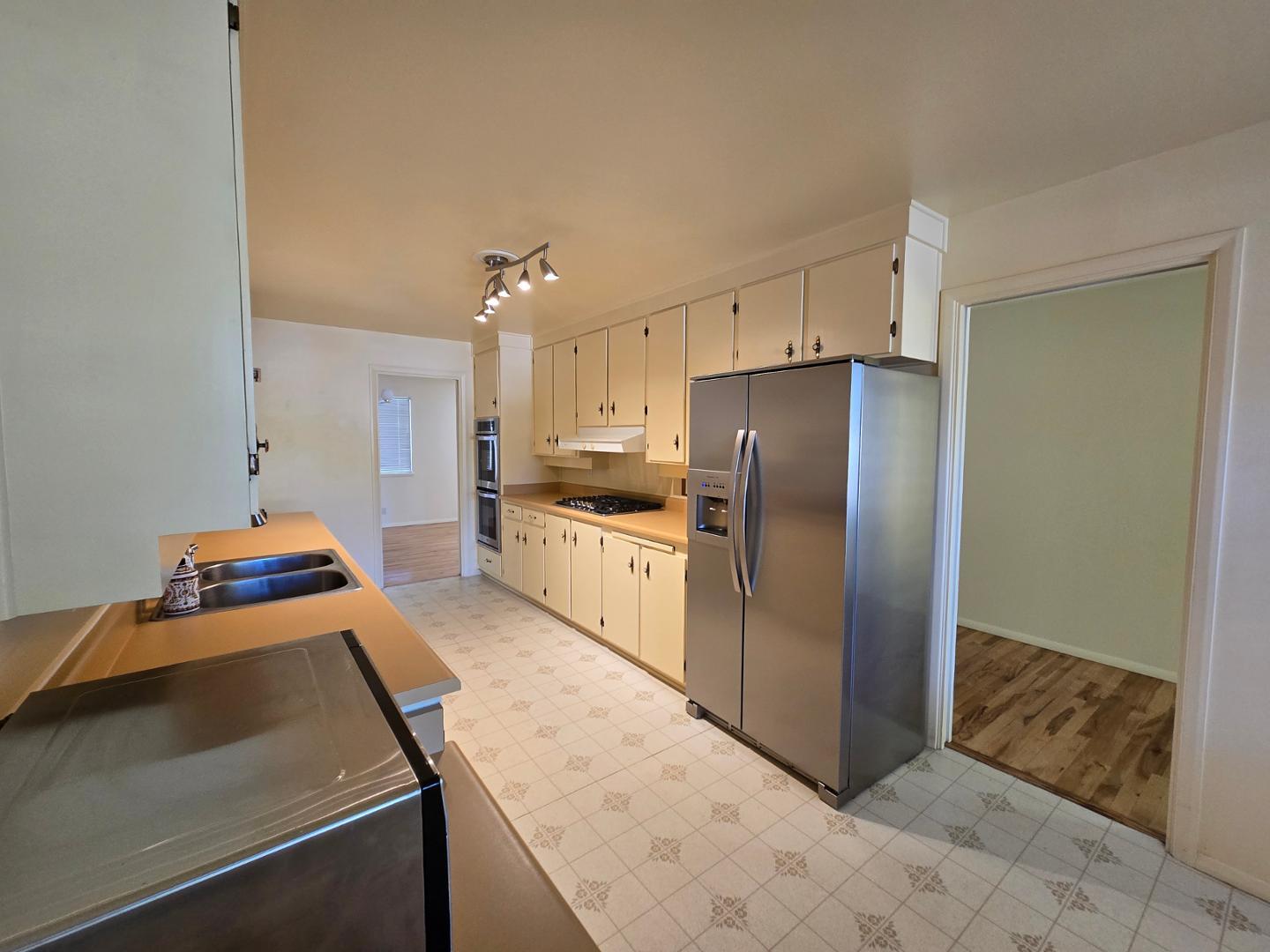 3208 Texas Street NE