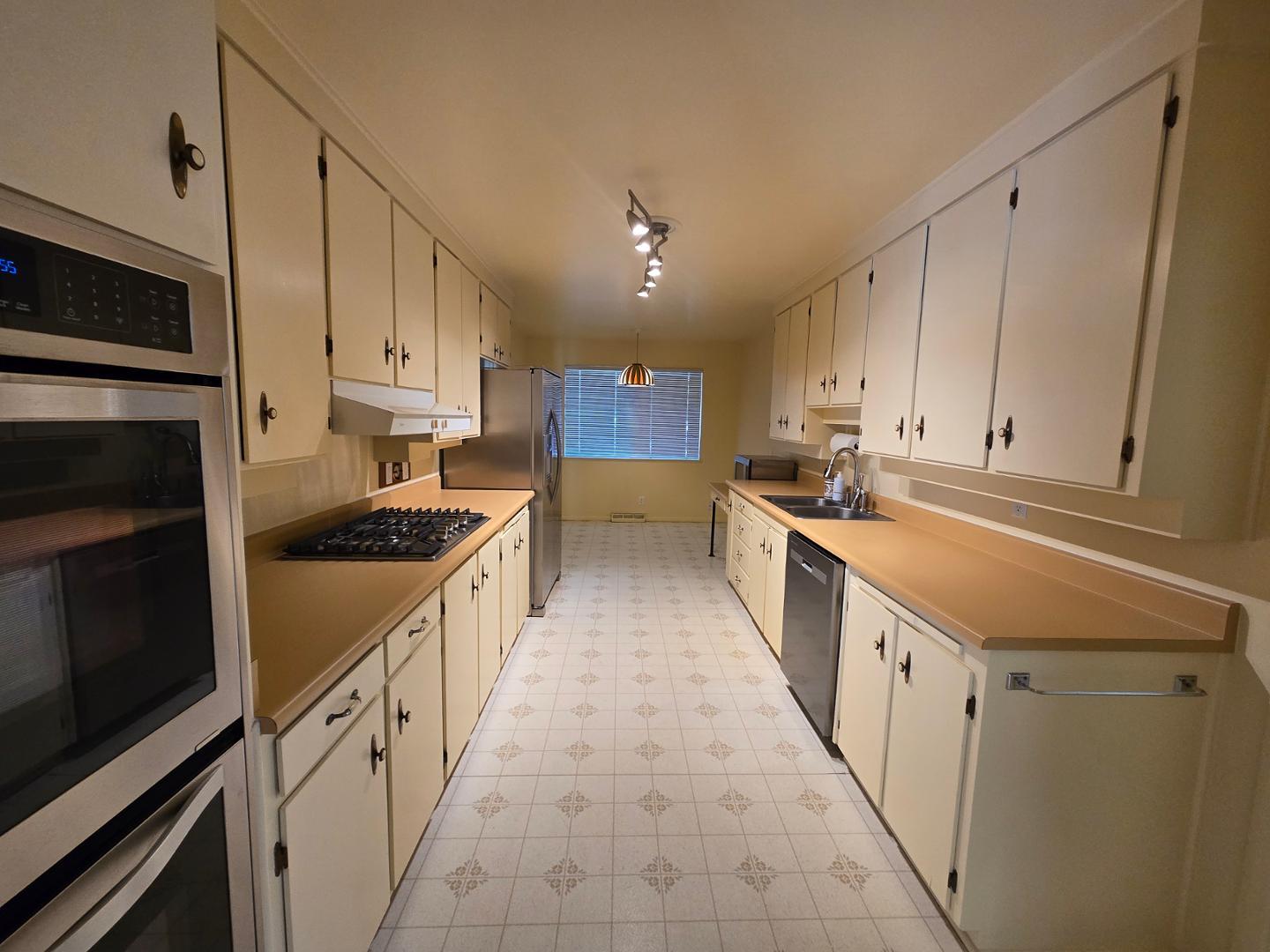 3208 Texas Street NE