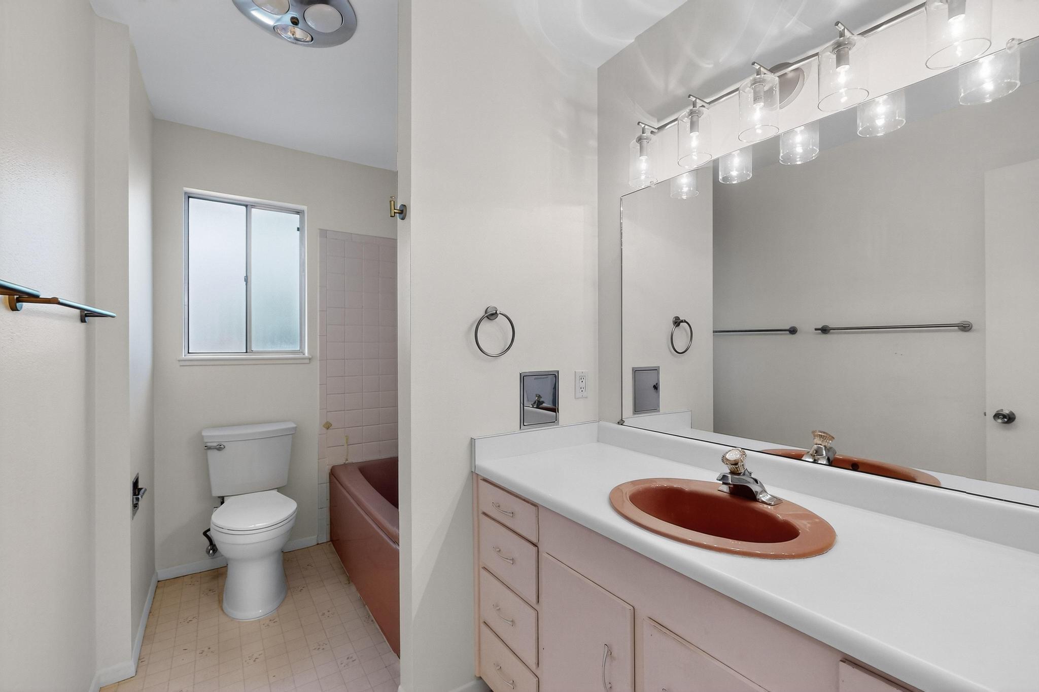 3208 Texas Street NE