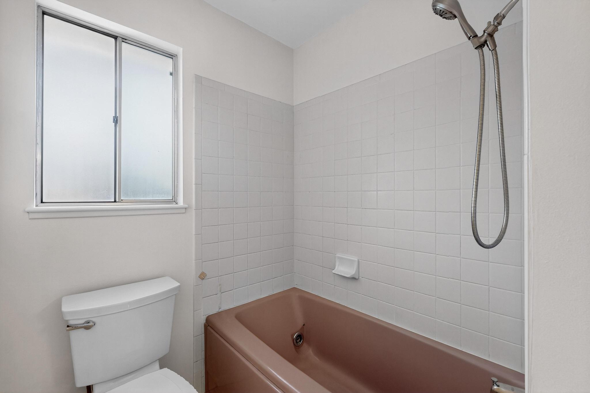 3208 Texas Street NE