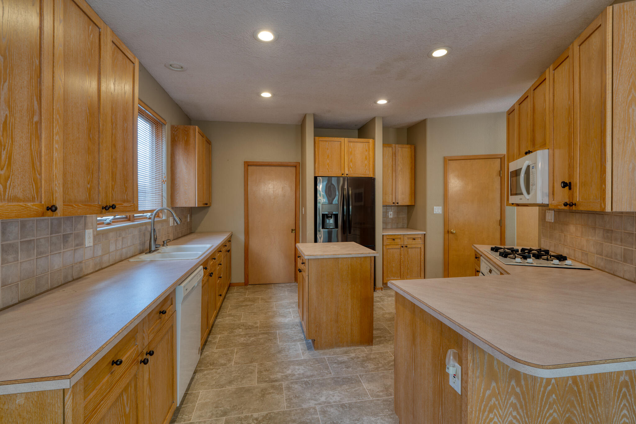 4224 NEW VISTAS Court NW