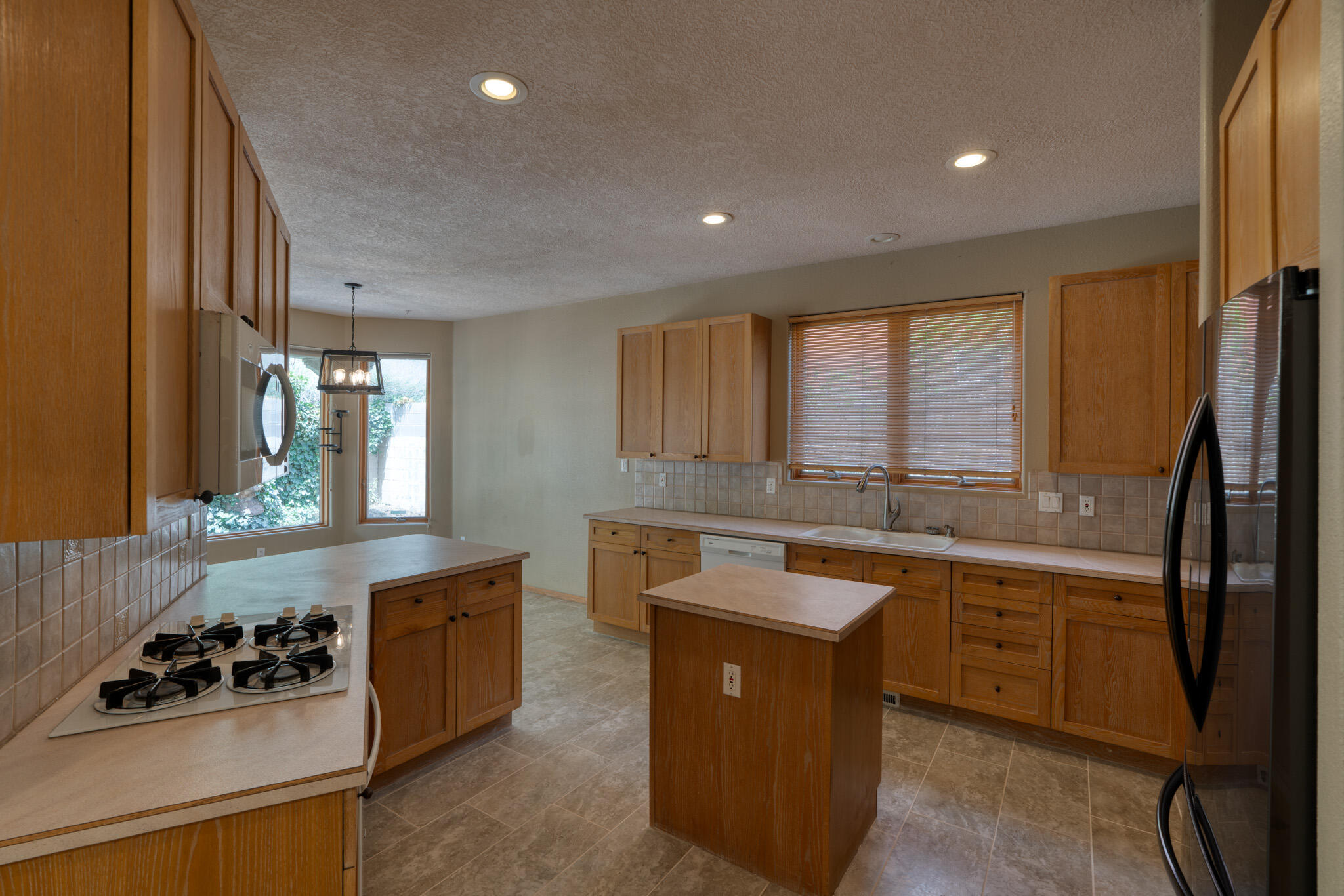 4224 NEW VISTAS Court NW