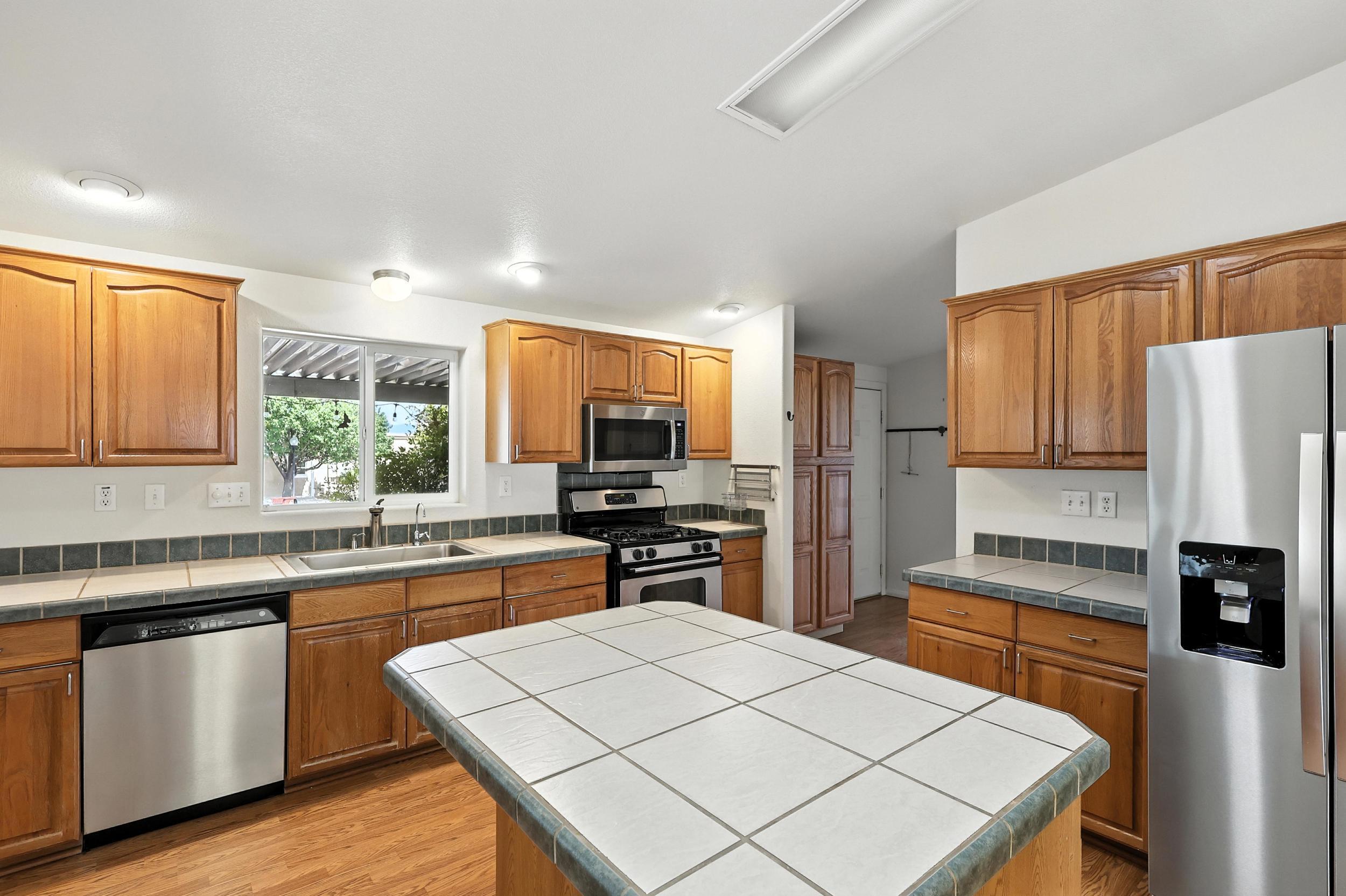 202 SUNRISE BLUFFS Drive