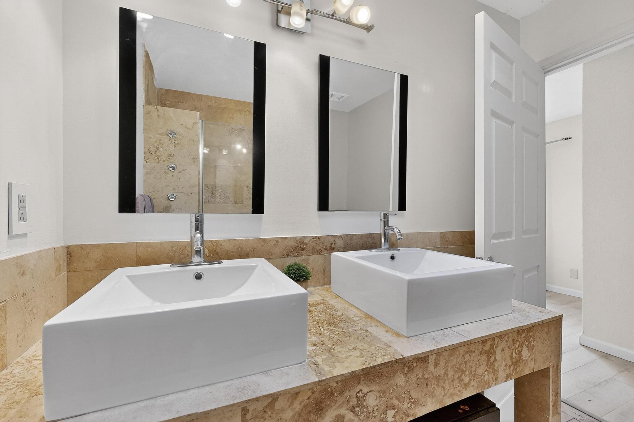 2900 Vista Del Rey NE 7A