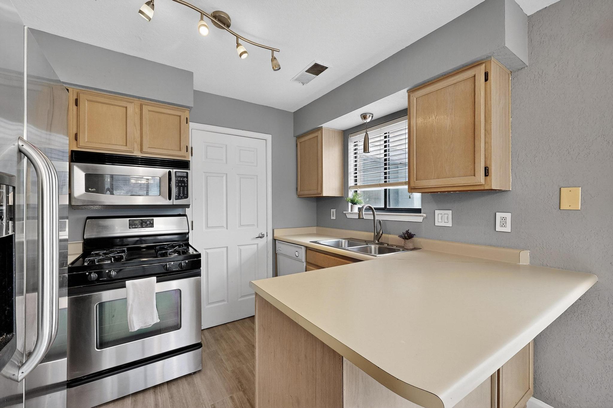 2900 Vista Del Rey NE 7A