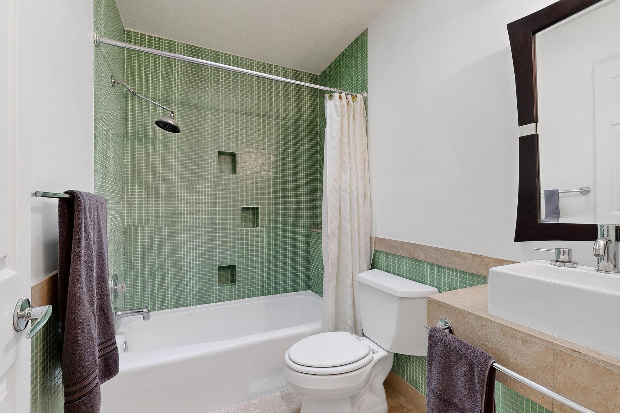 2900 Vista Del Rey NE 7A