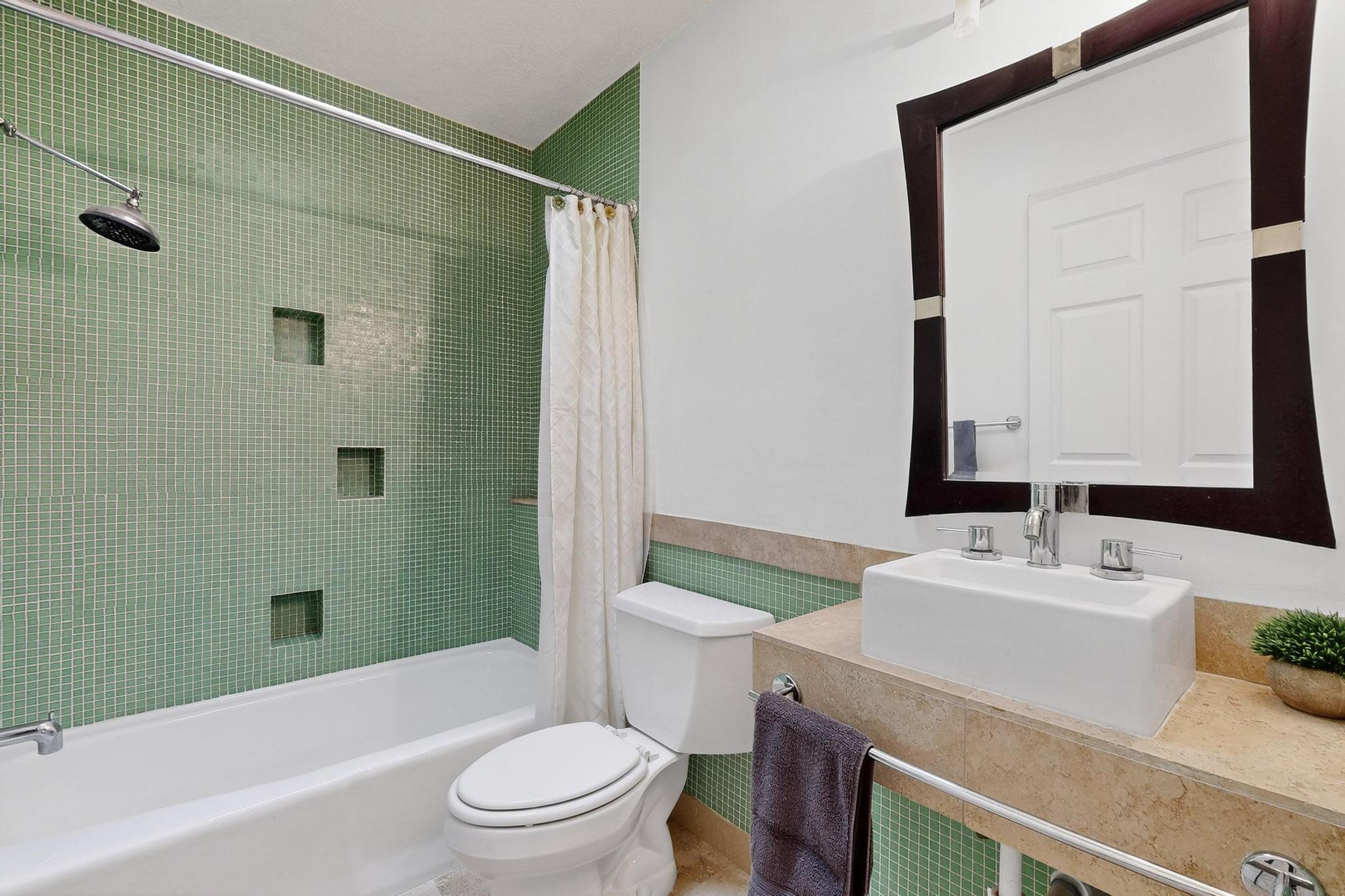 2900 Vista Del Rey NE 7A