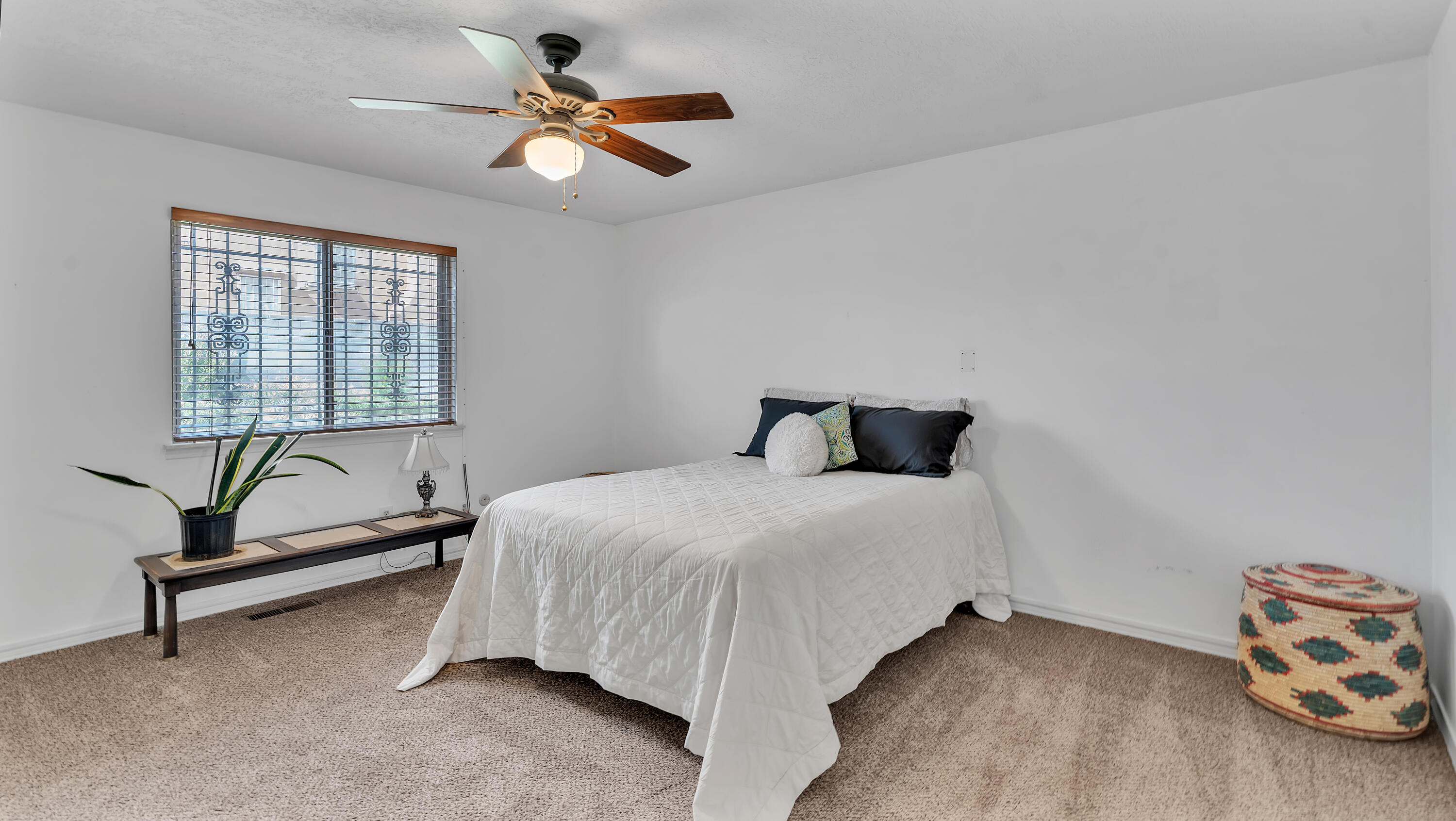 13101 COMANCHE Road NE
