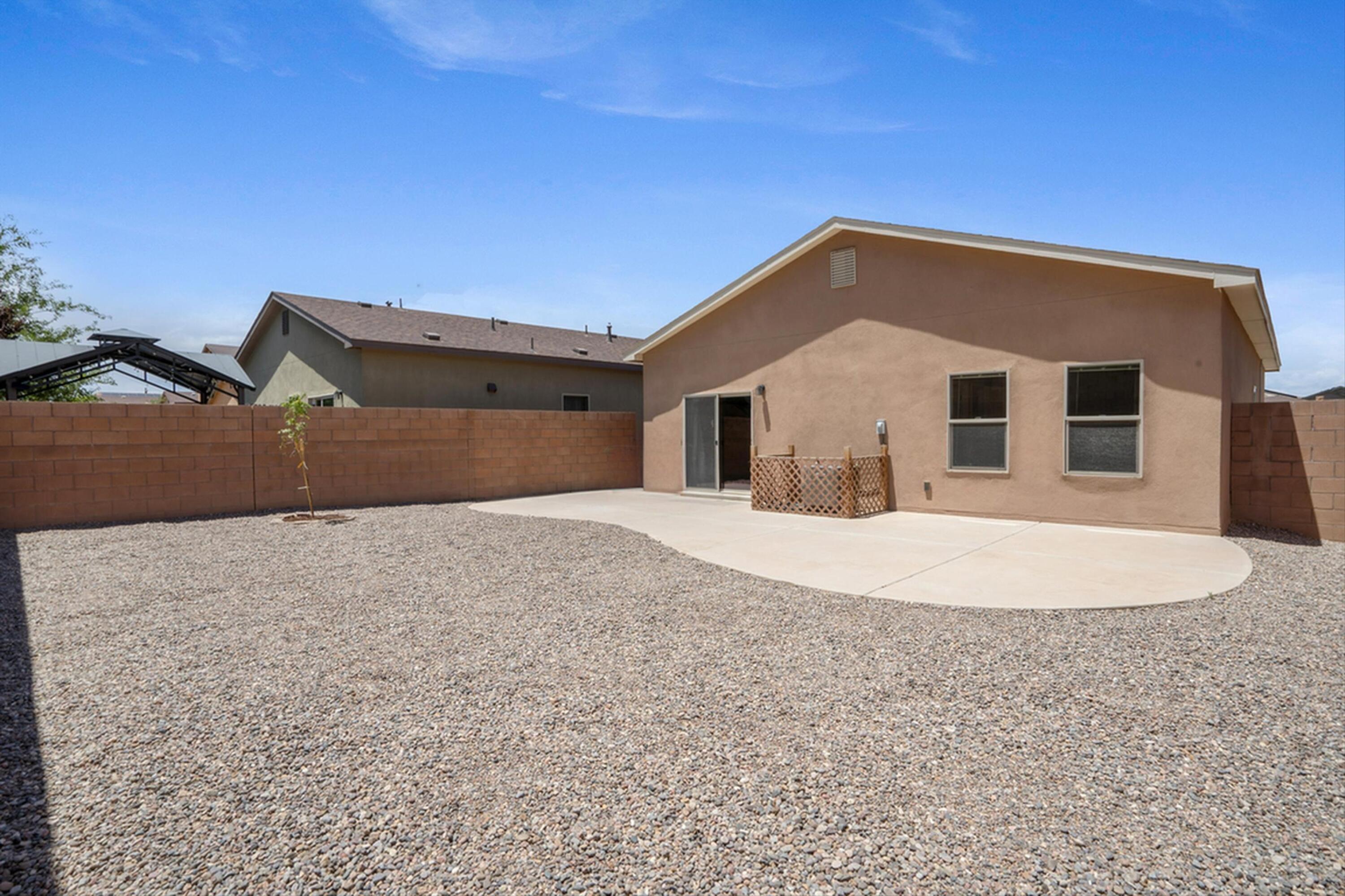 2704 WILDER Loop NE