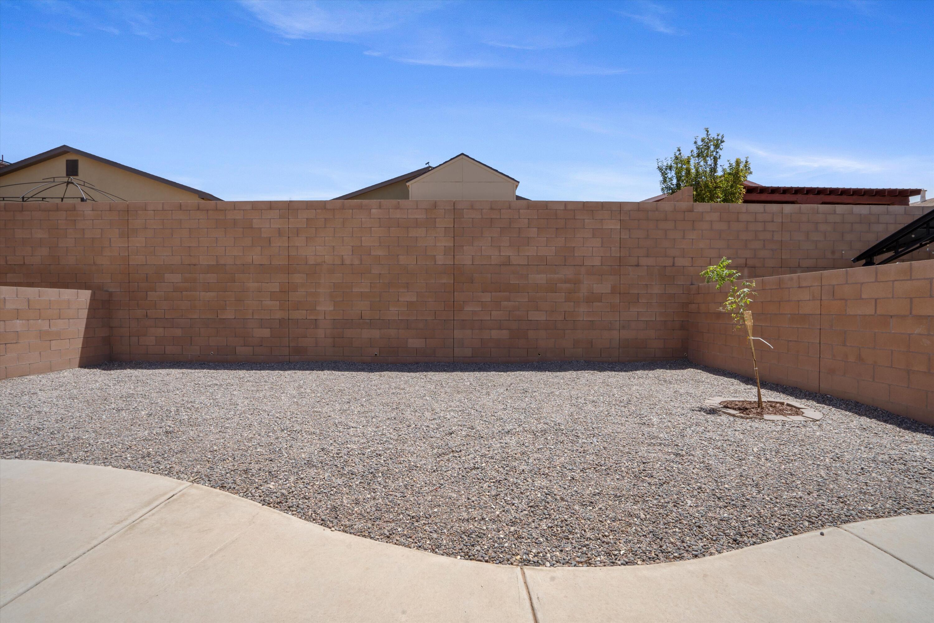2704 WILDER Loop NE