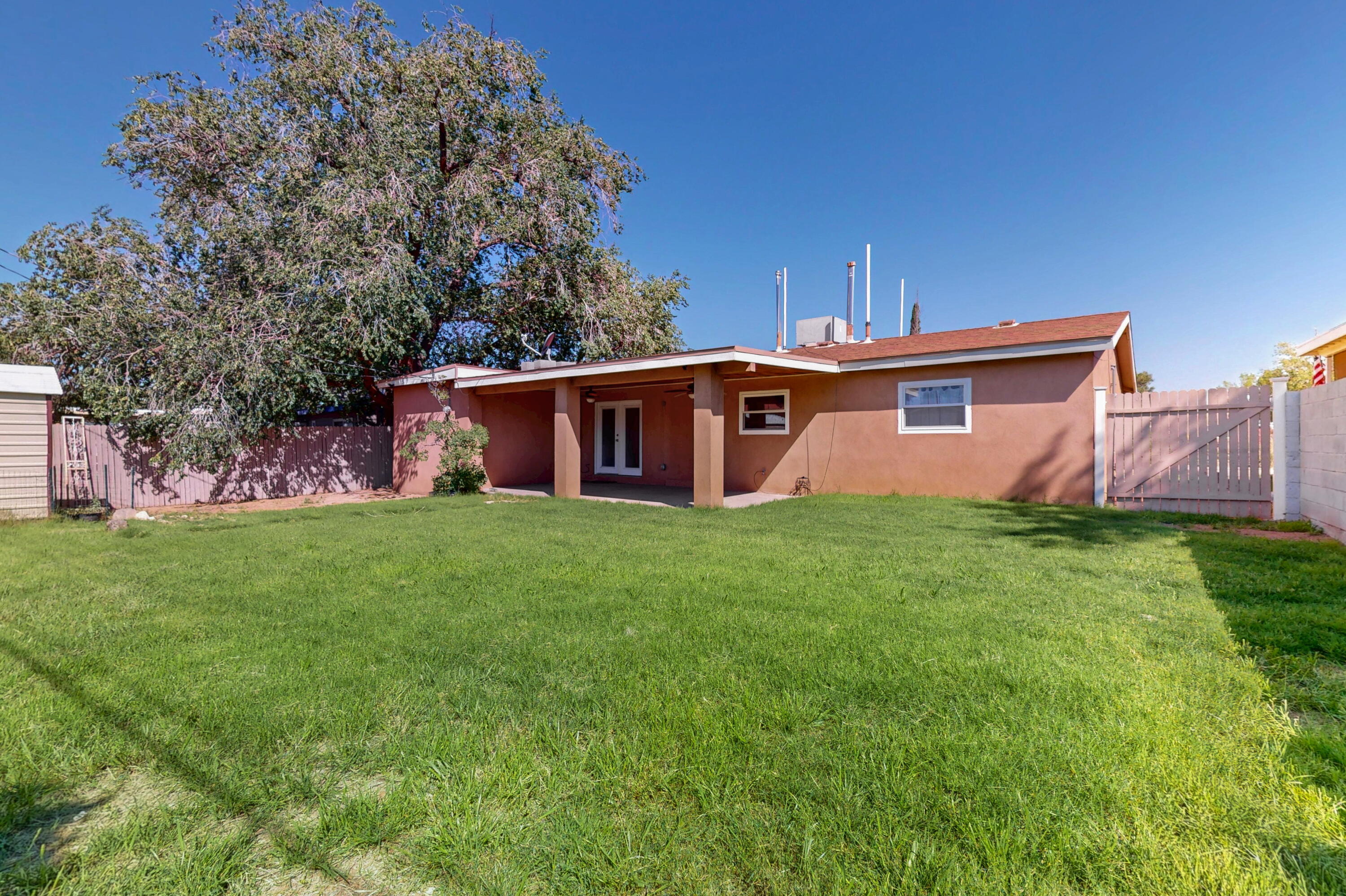 11208 Haines Avenue NE