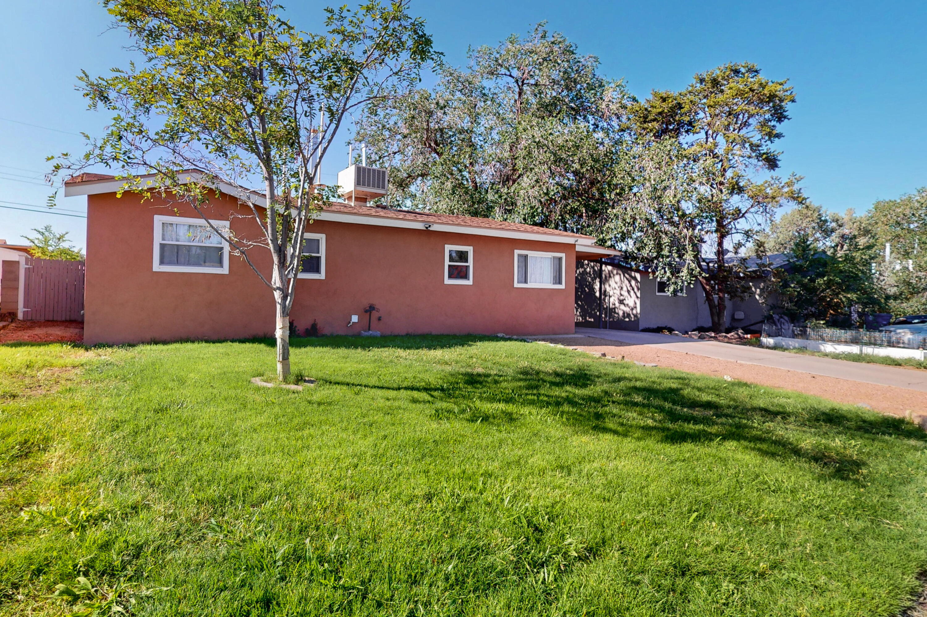 11208 Haines Avenue NE