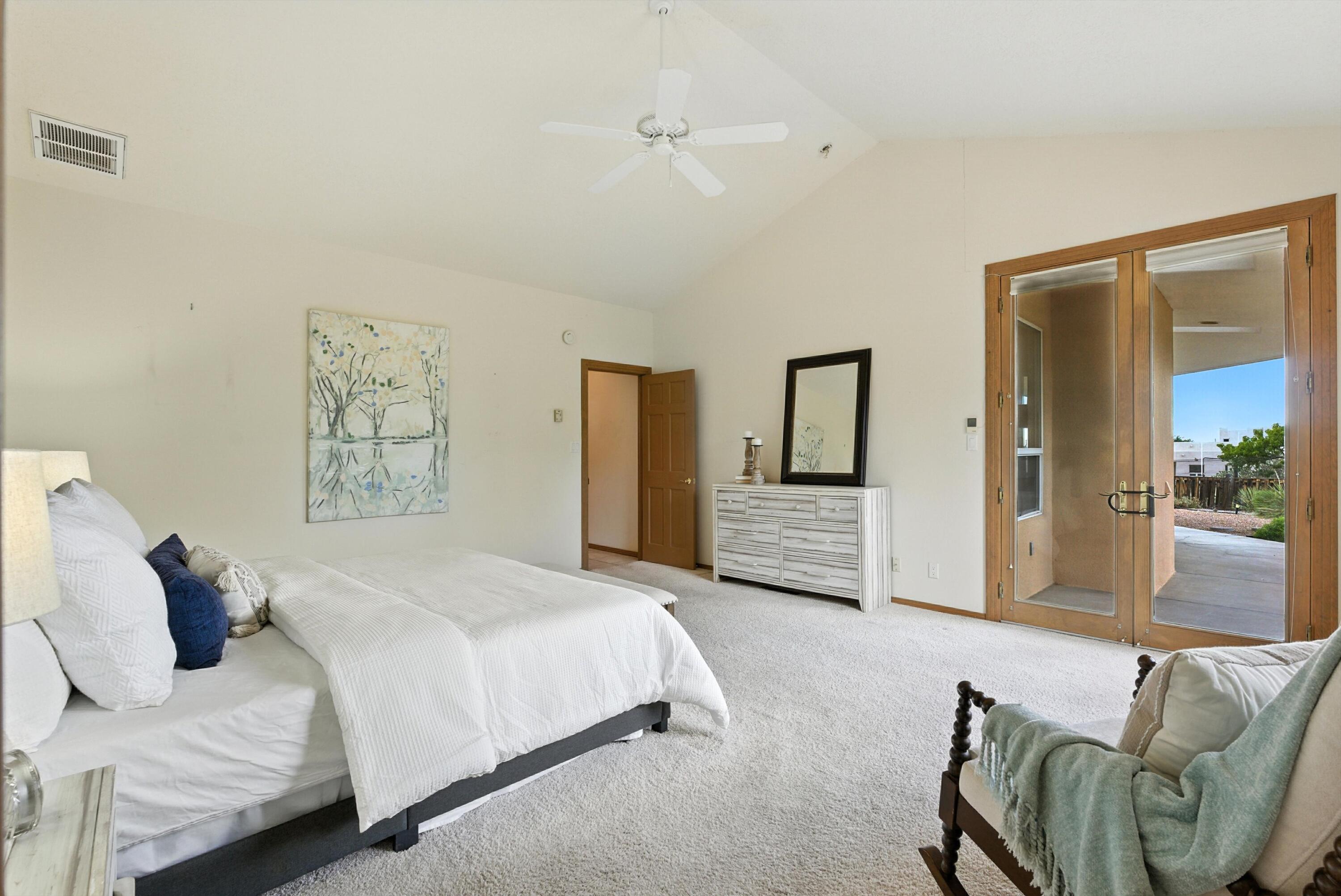 11411 SANTA MONICA Avenue NE