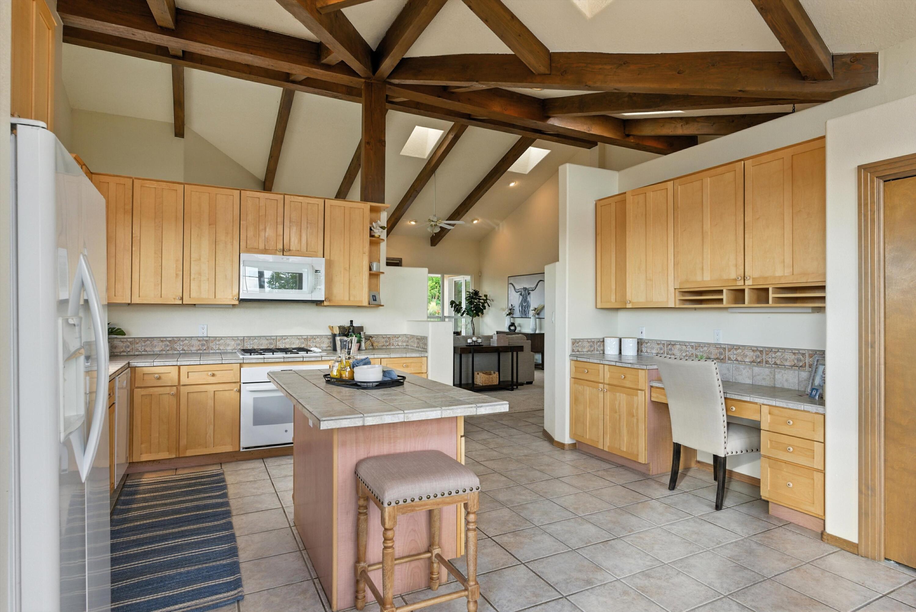 11411 SANTA MONICA Avenue NE