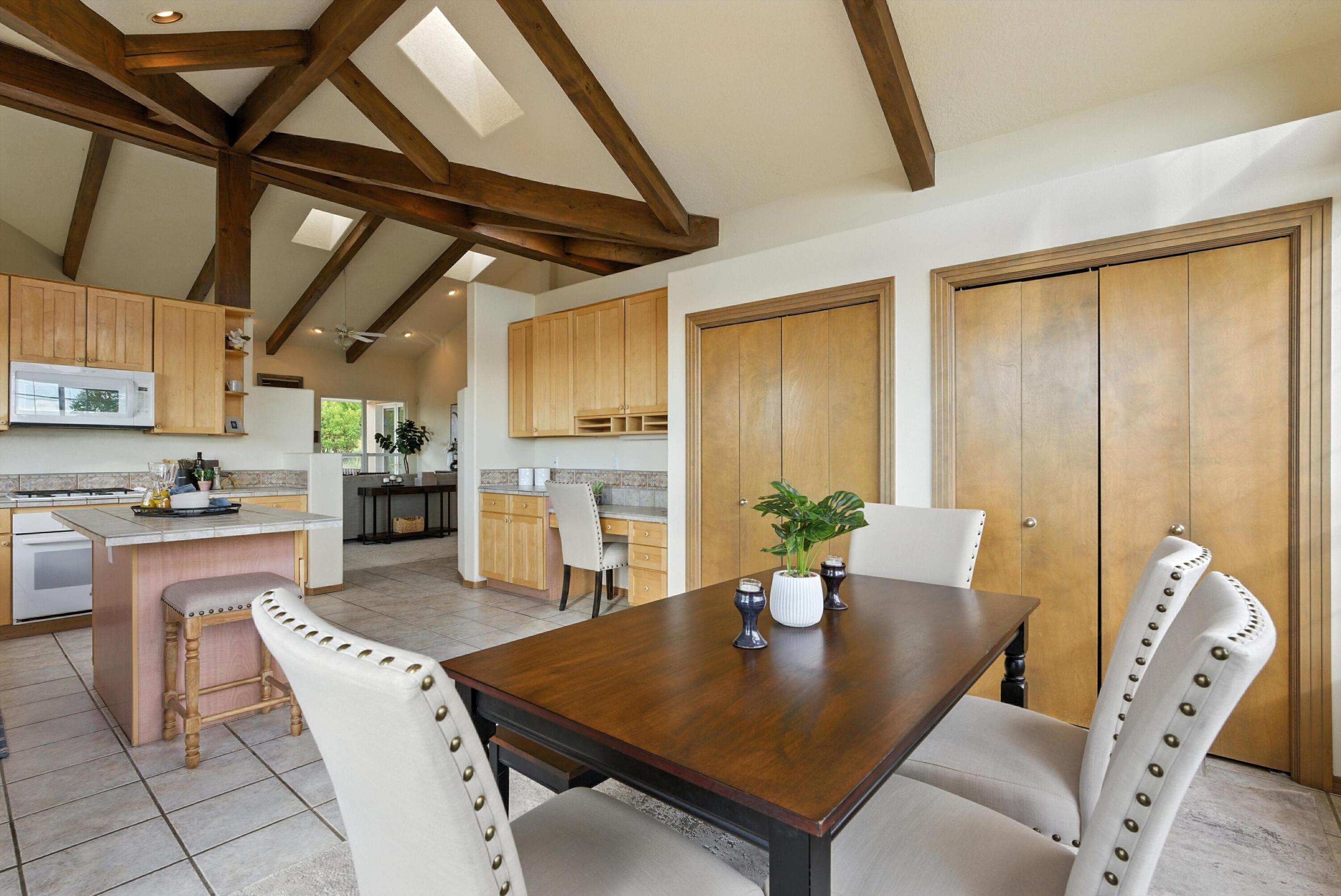 11411 SANTA MONICA Avenue NE
