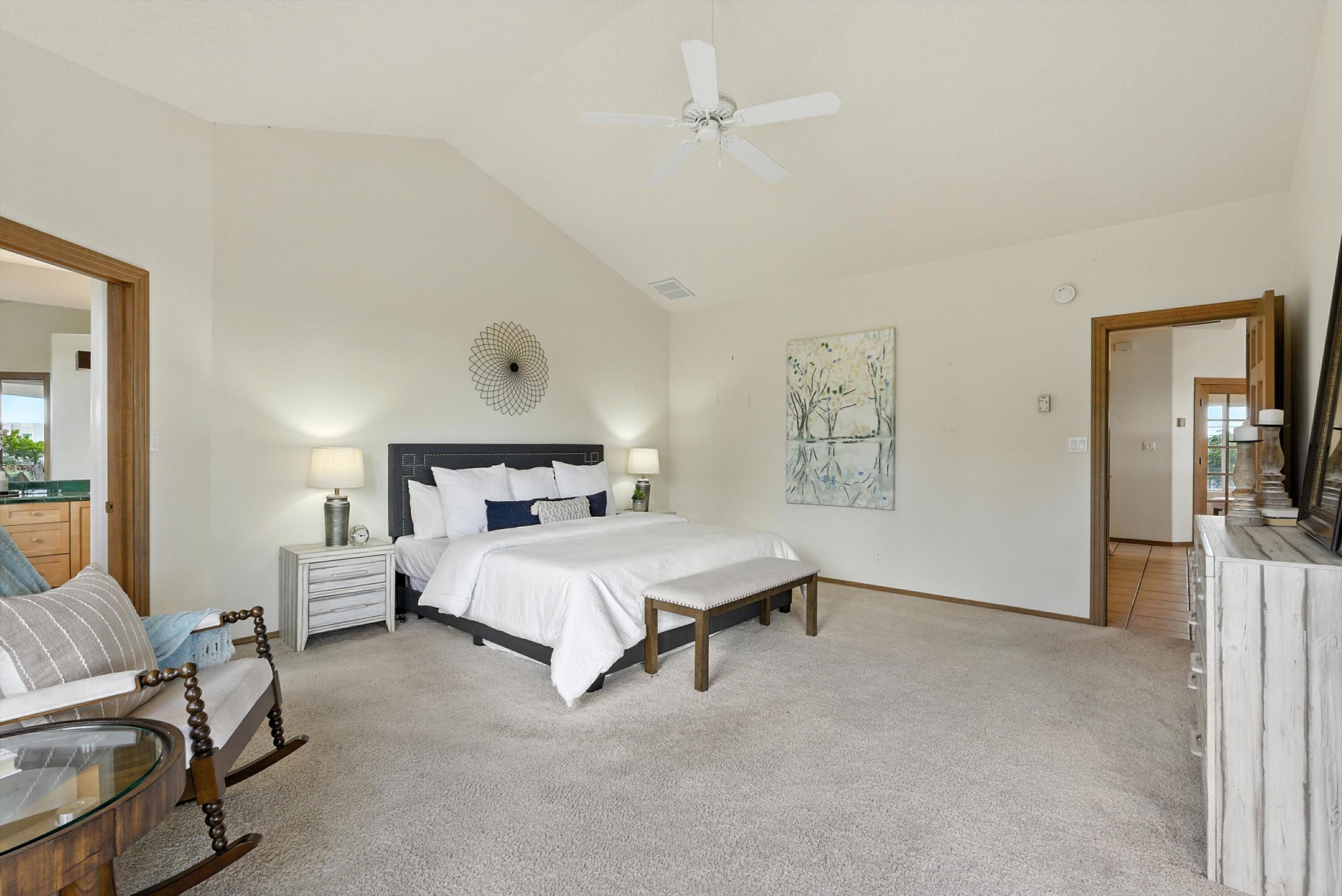 11411 SANTA MONICA Avenue NE