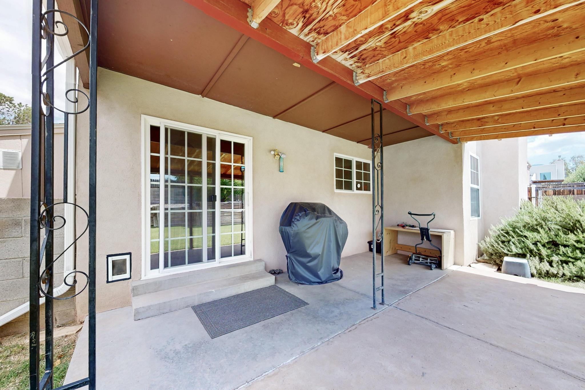 9412 AVENIDA DEL OSO NE