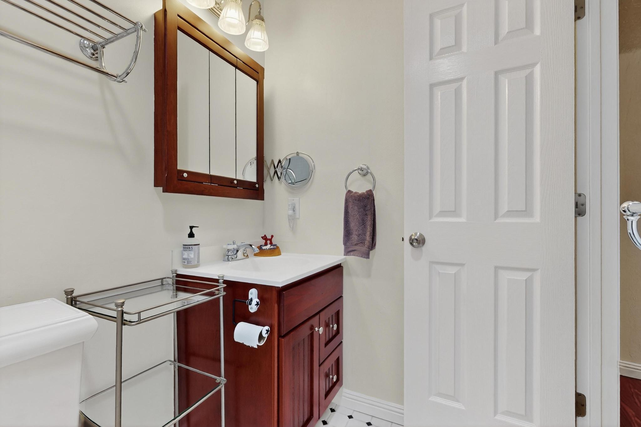 9412 AVENIDA DEL OSO NE