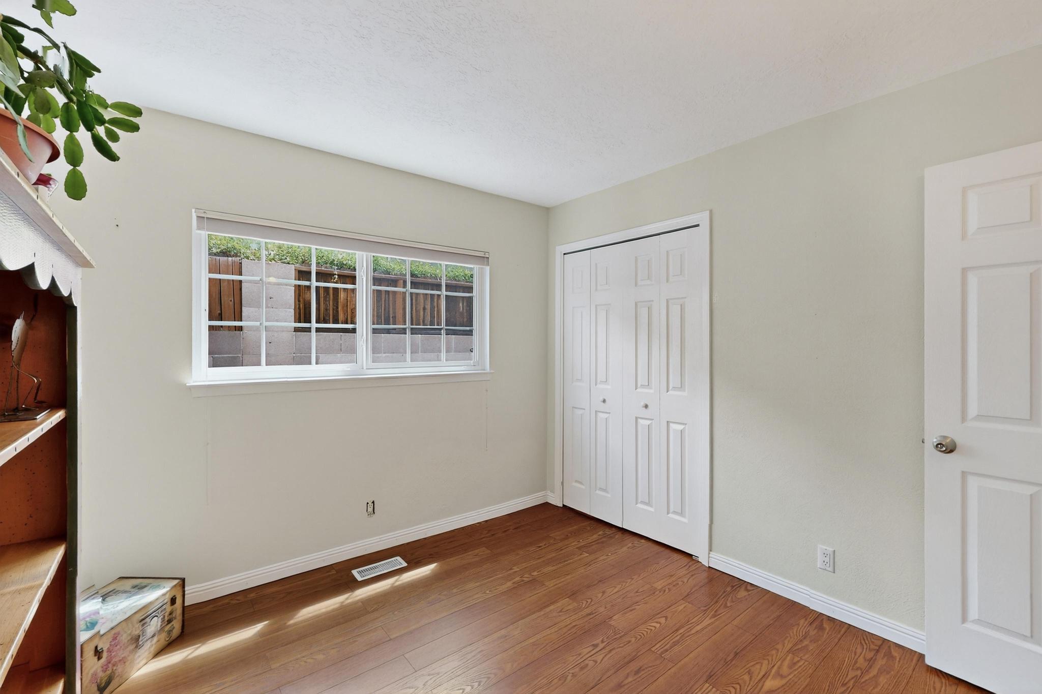 9412 AVENIDA DEL OSO NE