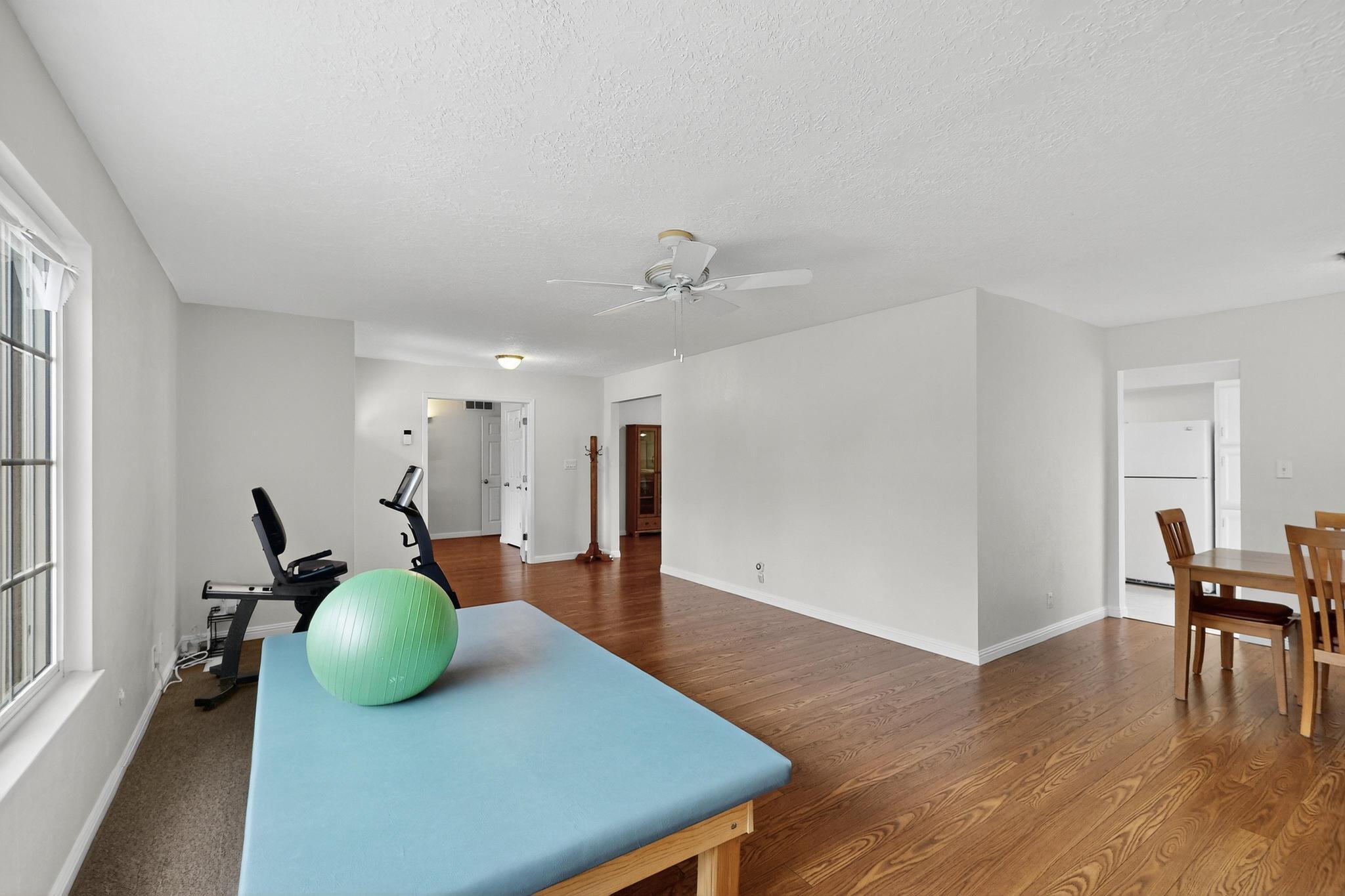 9412 AVENIDA DEL OSO NE