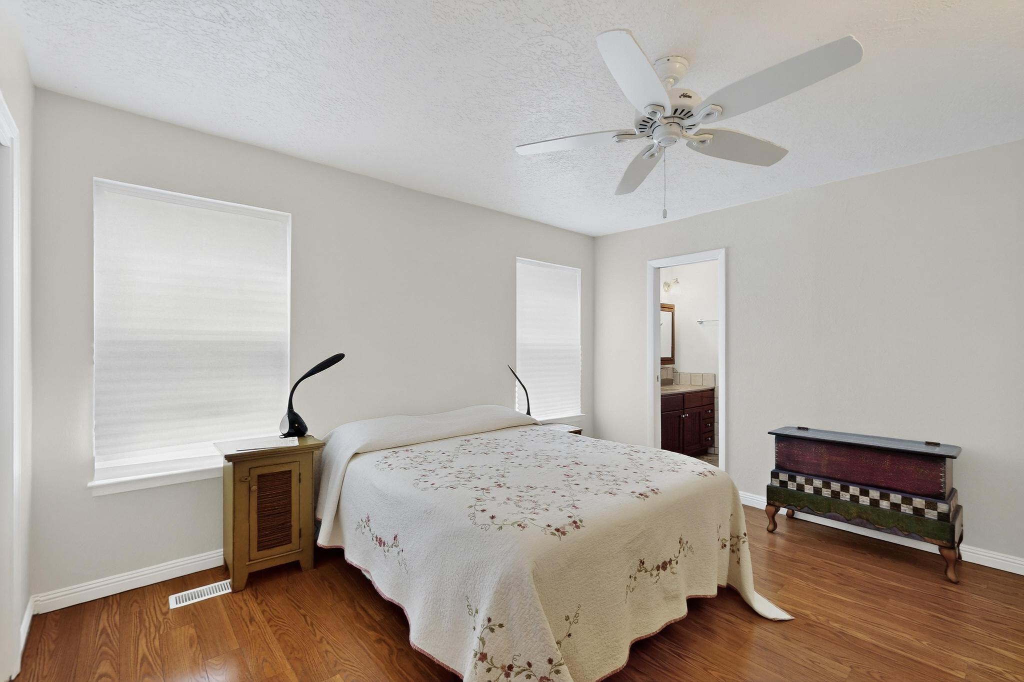 9412 AVENIDA DEL OSO NE