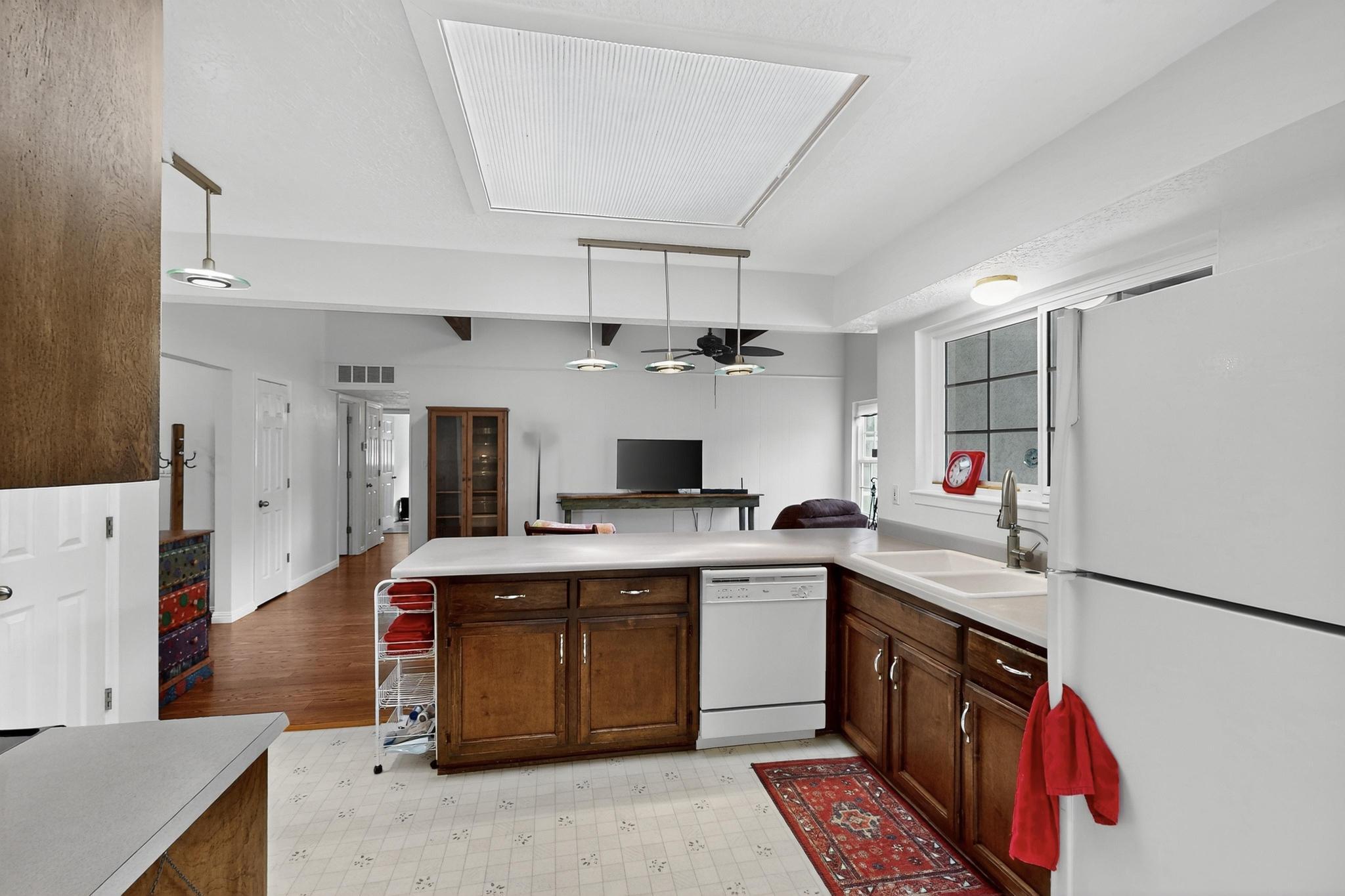 9412 AVENIDA DEL OSO NE