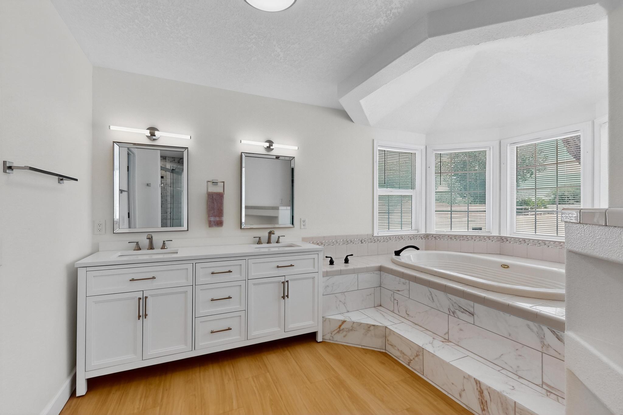 9514 KANDACE Drive NW