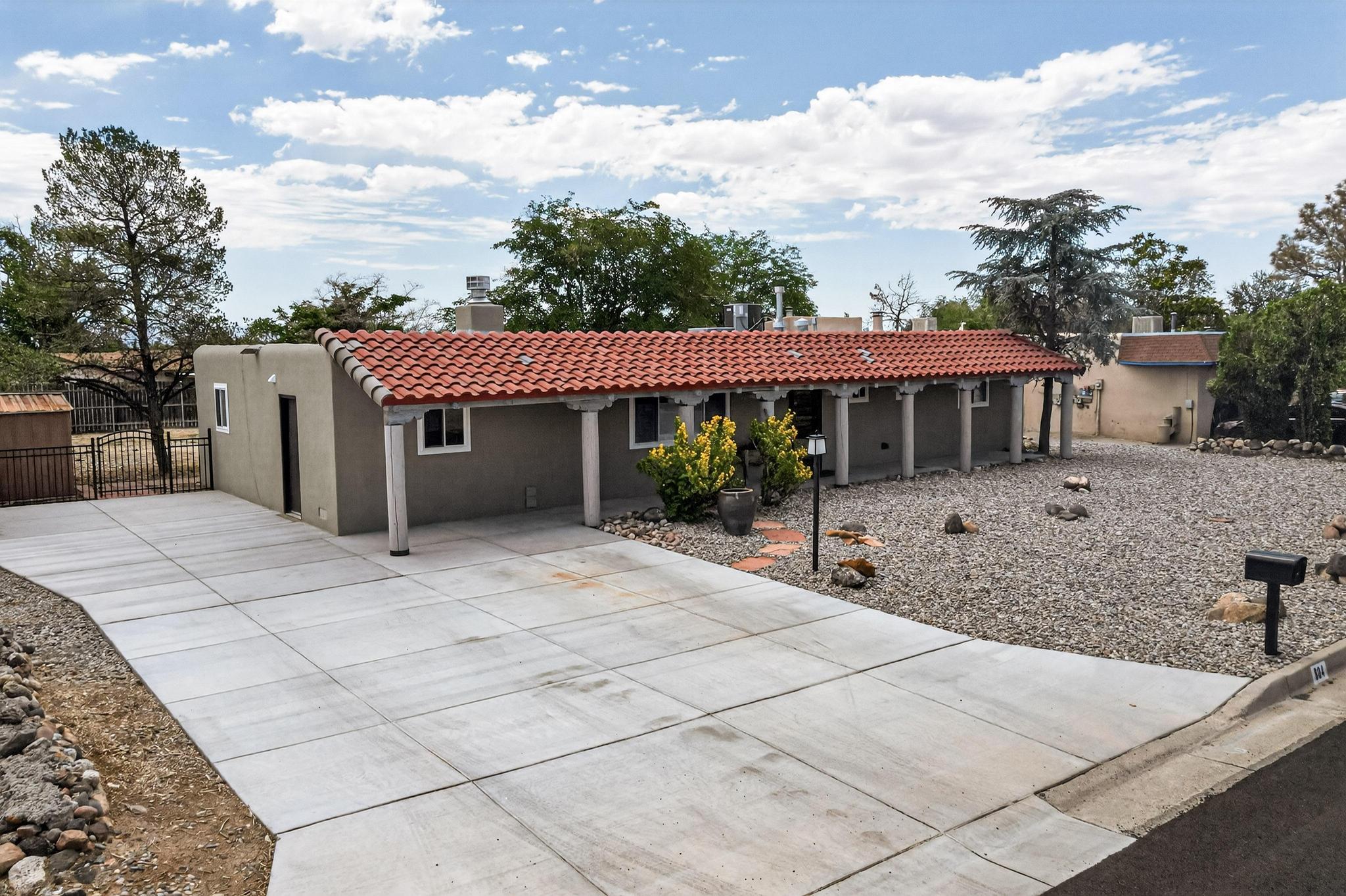 804 LA CASA DE PRASA Drive SE