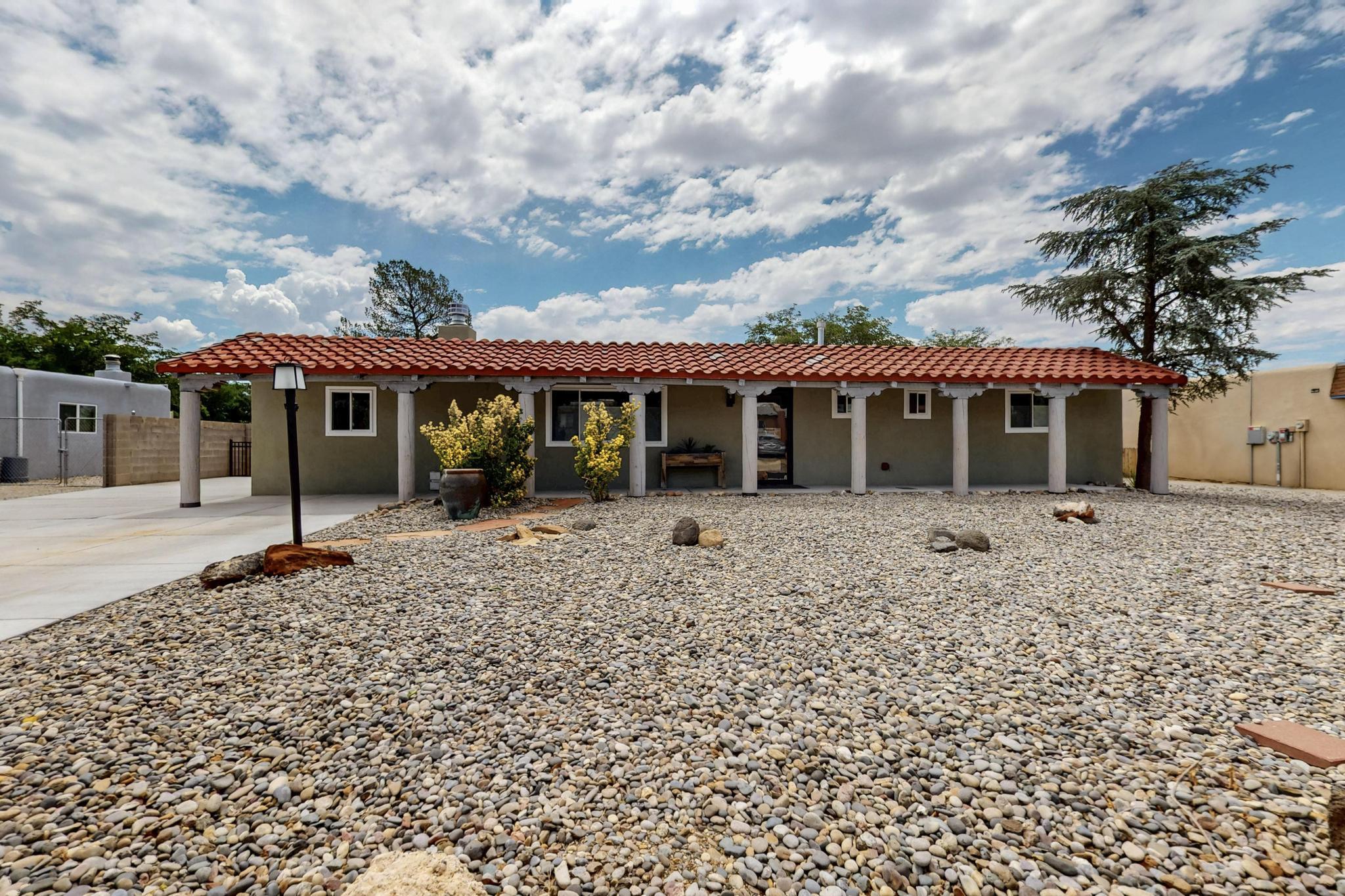 804 LA CASA DE PRASA Drive SE