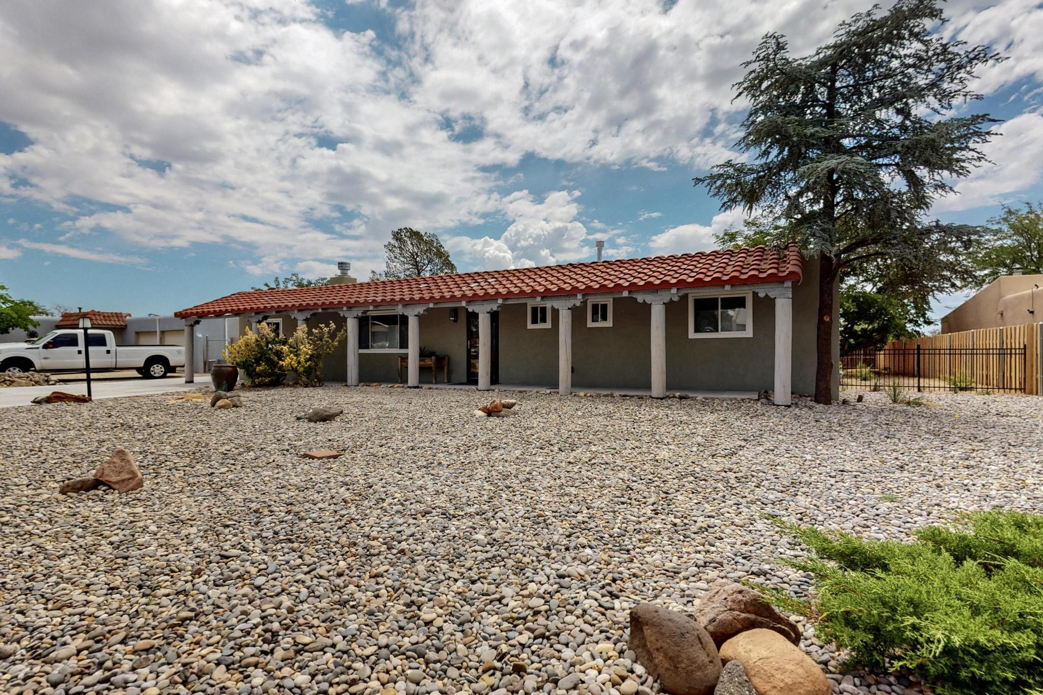 804 LA CASA DE PRASA Drive SE