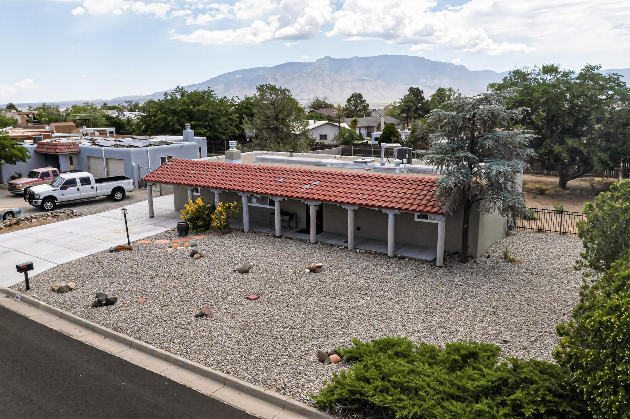 804 LA CASA DE PRASA Drive SE