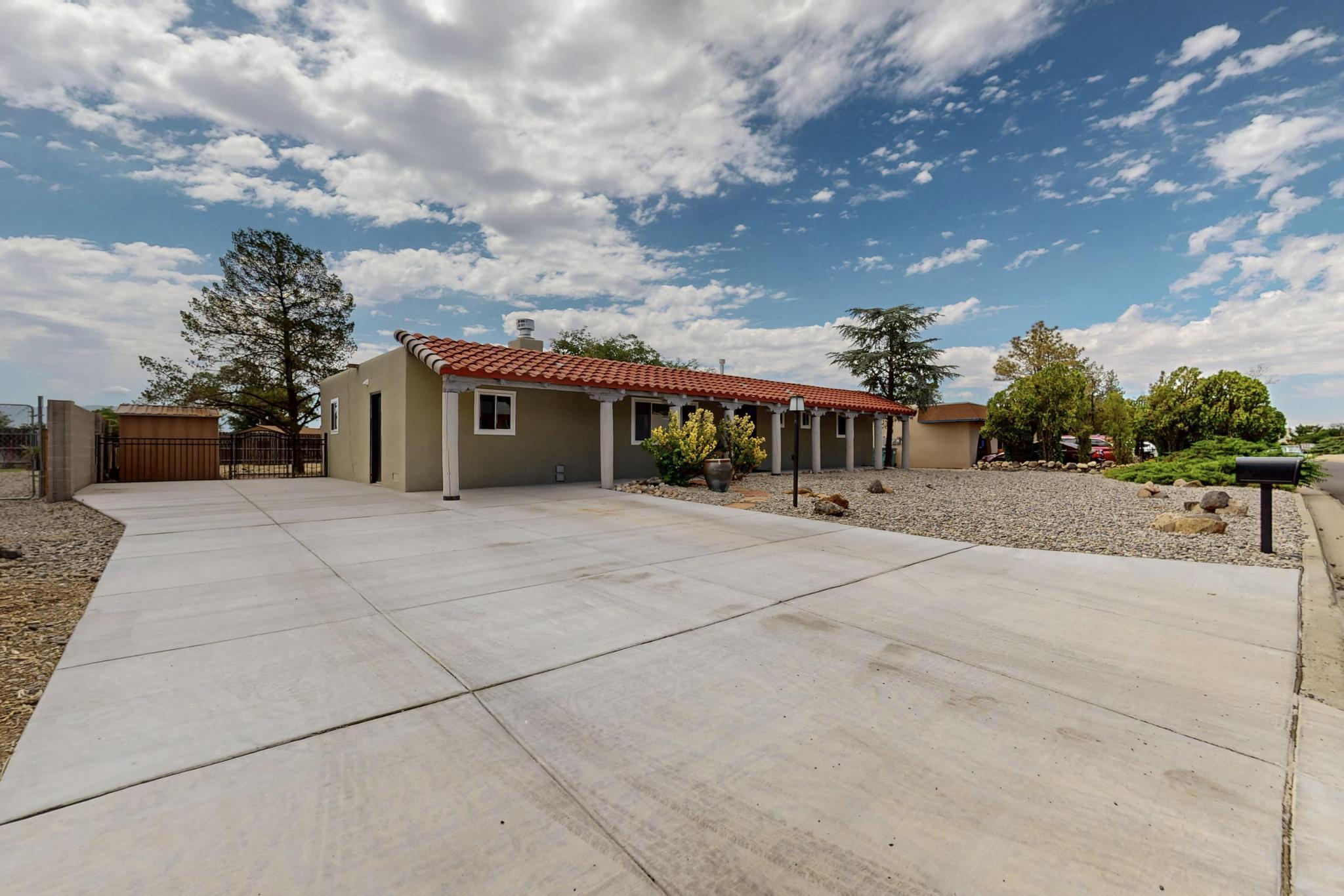 804 LA CASA DE PRASA Drive SE