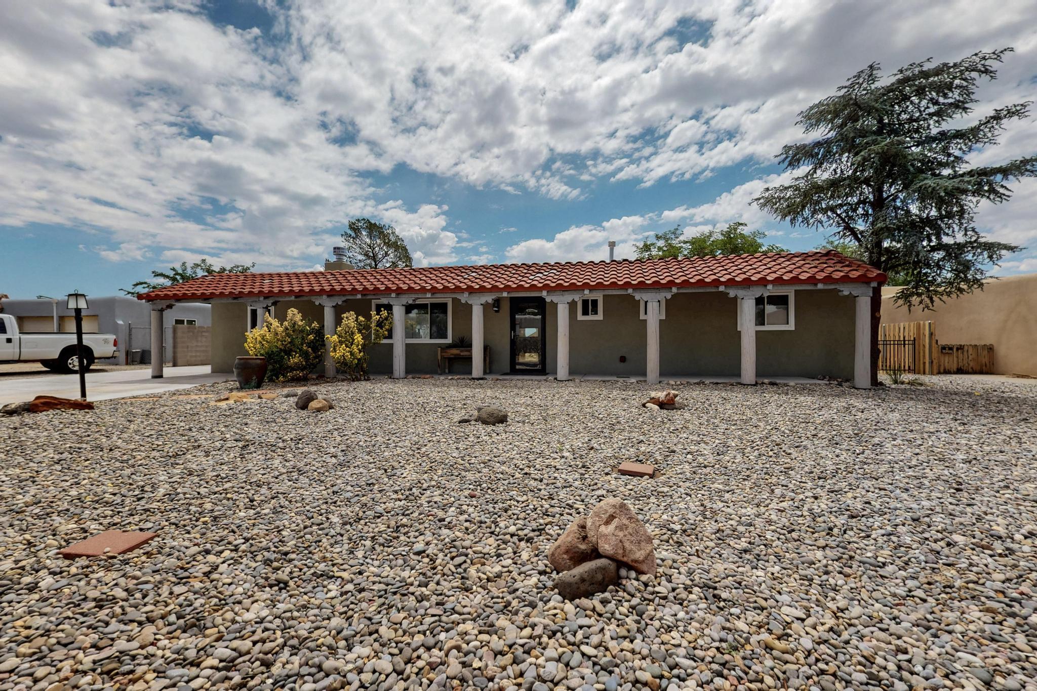 804 LA CASA DE PRASA Drive SE