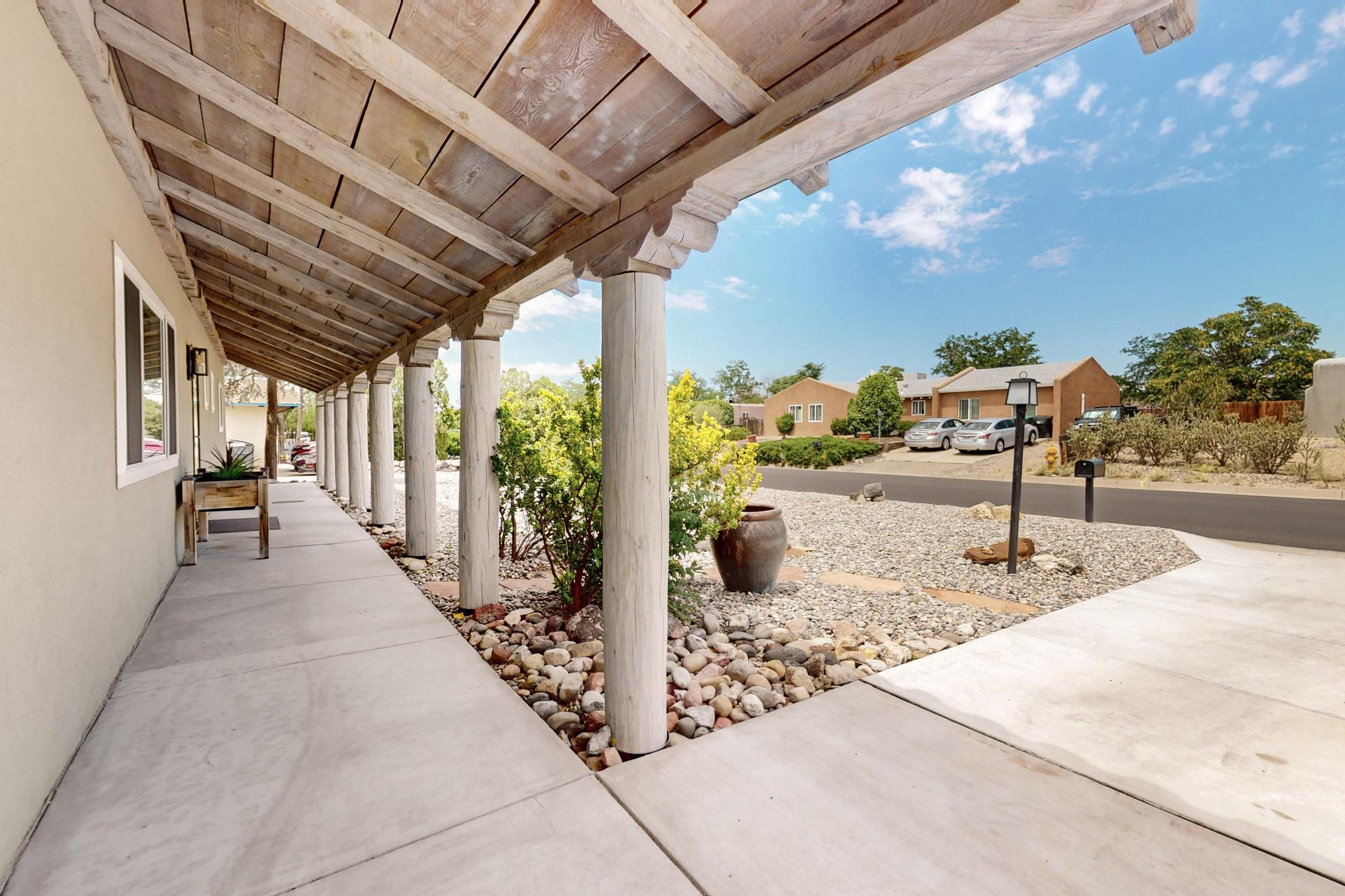 804 LA CASA DE PRASA Drive SE