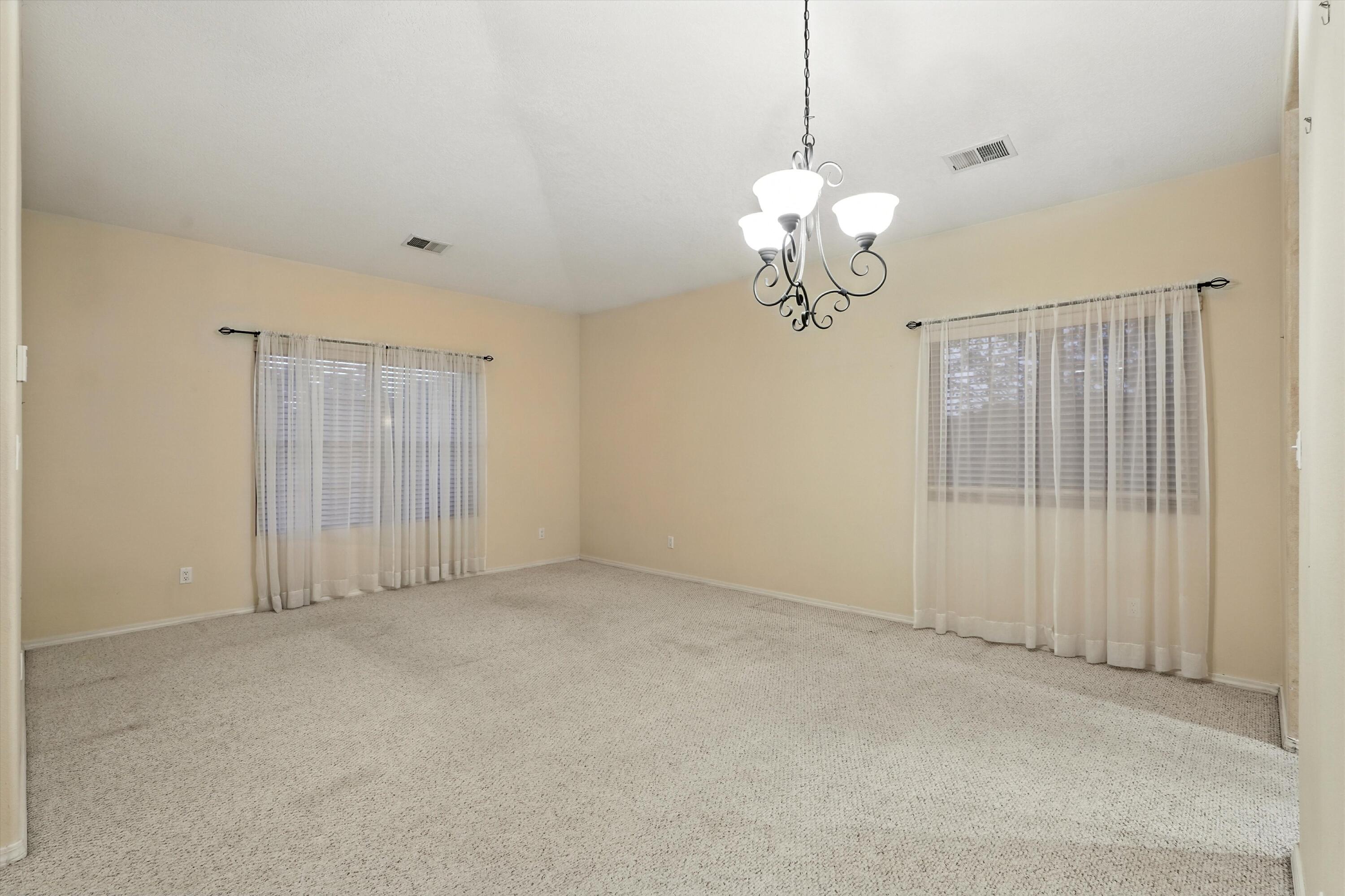 736 GRAY HAWK Drive NE