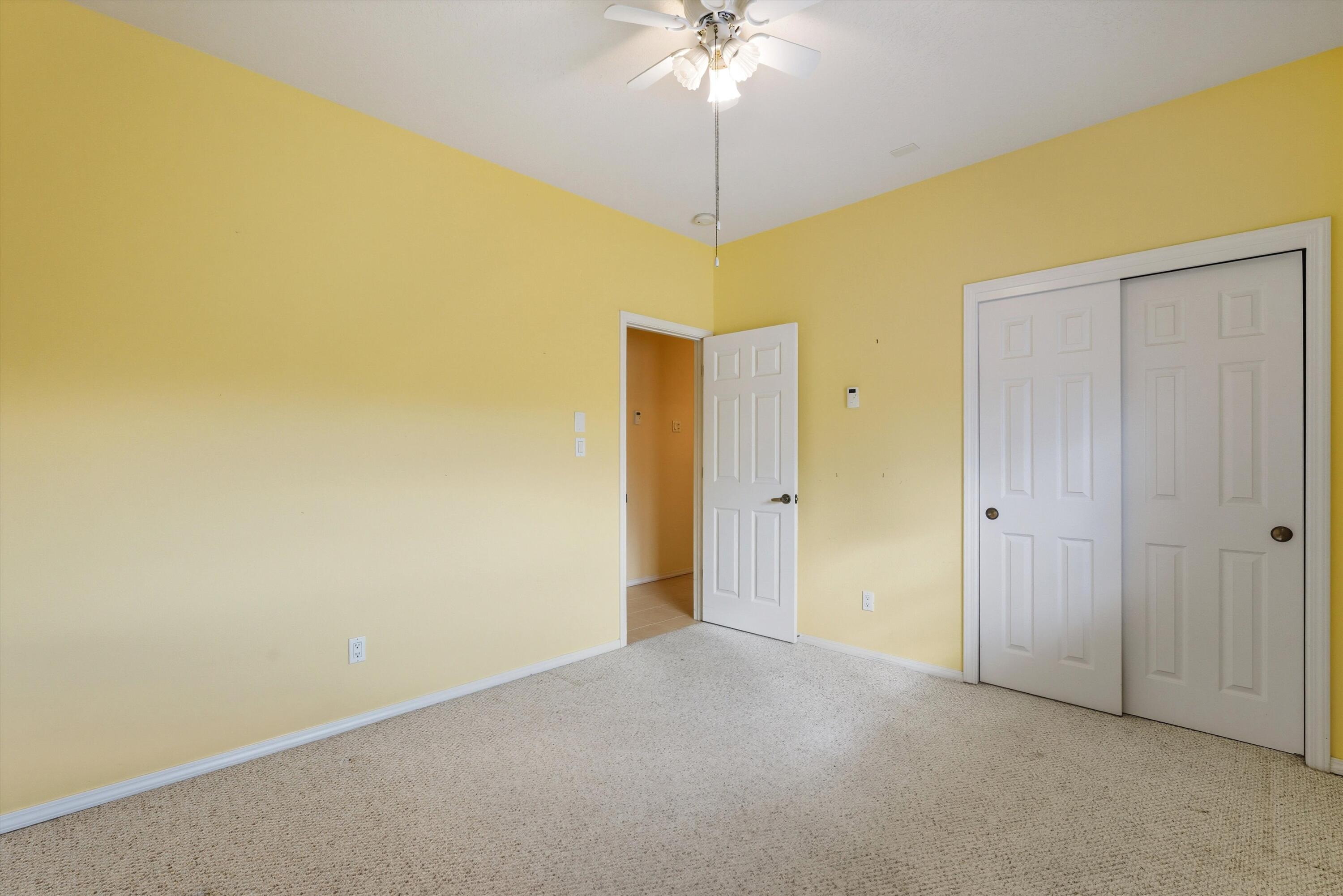 736 GRAY HAWK Drive NE