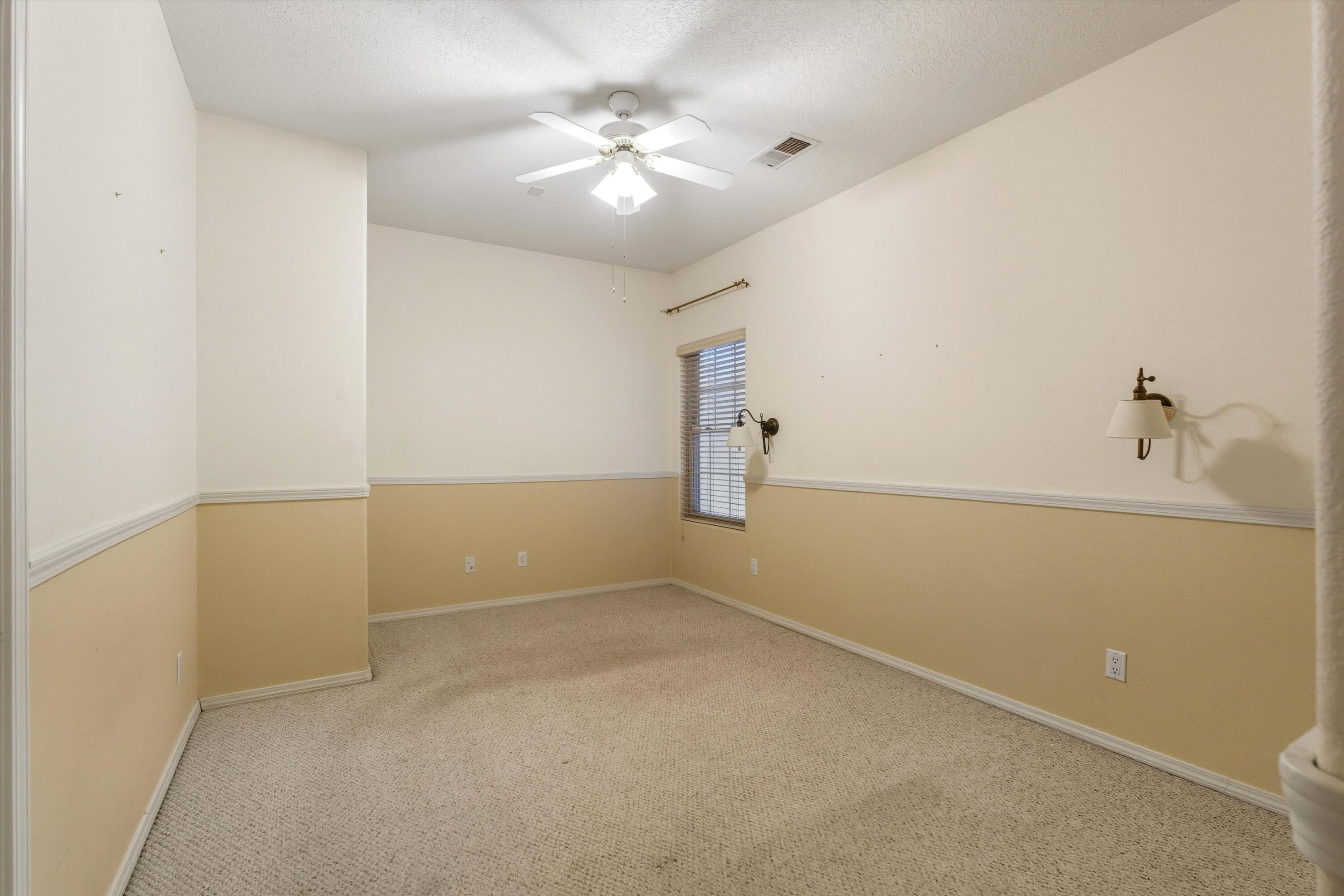 736 GRAY HAWK Drive NE